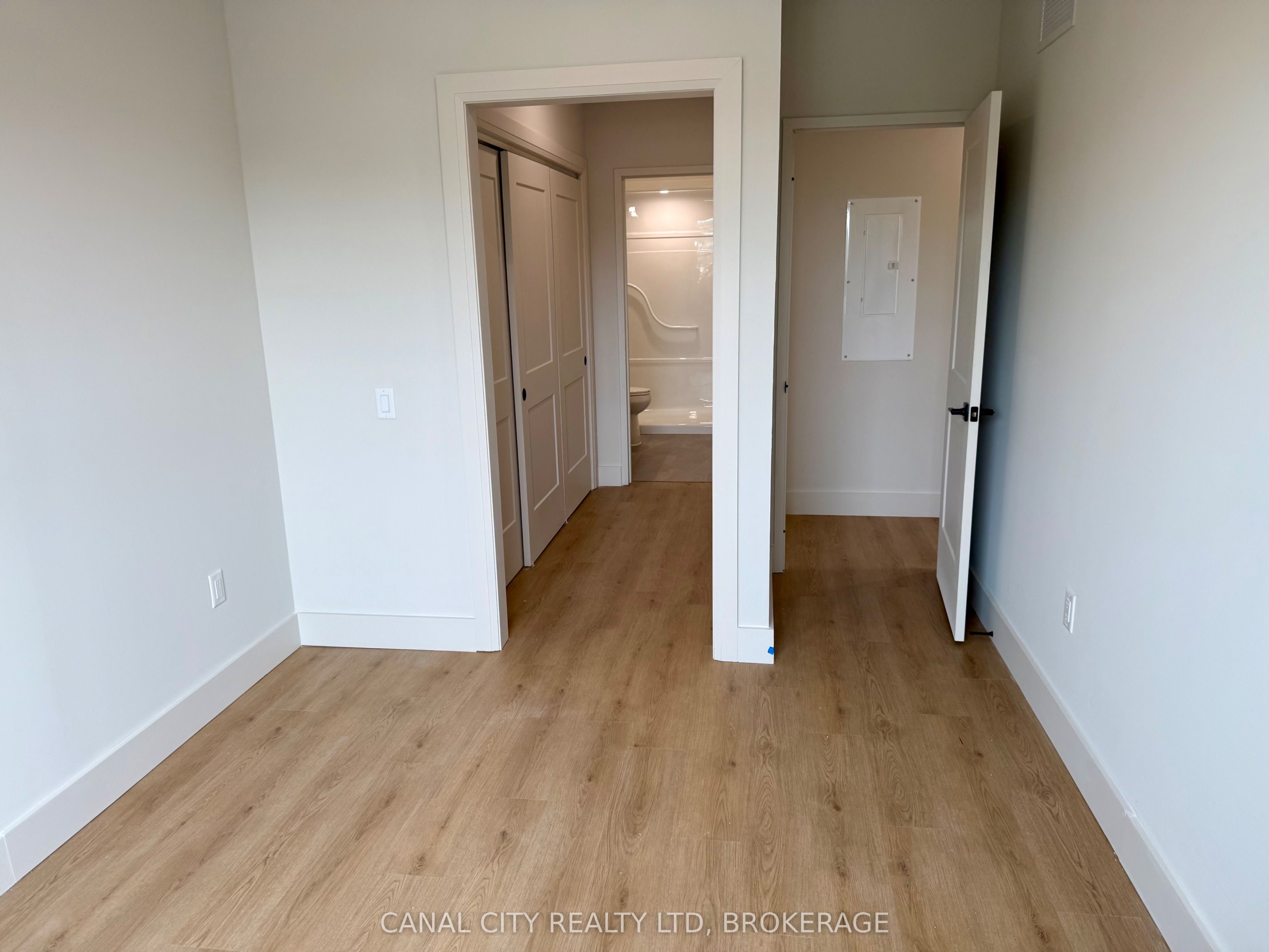8 Hutt Lane 407 Property Photo 17