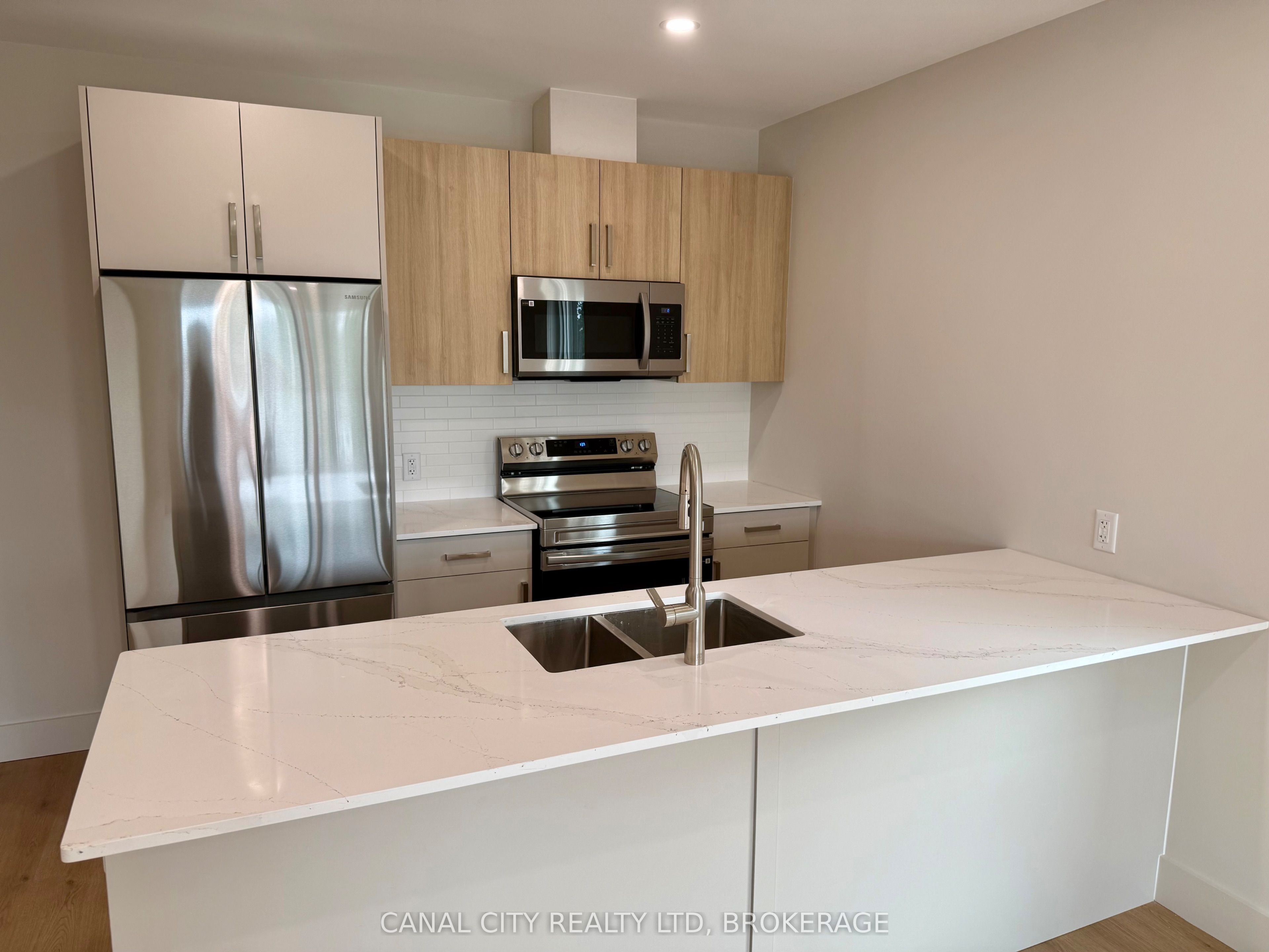 8 Hutt Lane 407 Property Photo 25