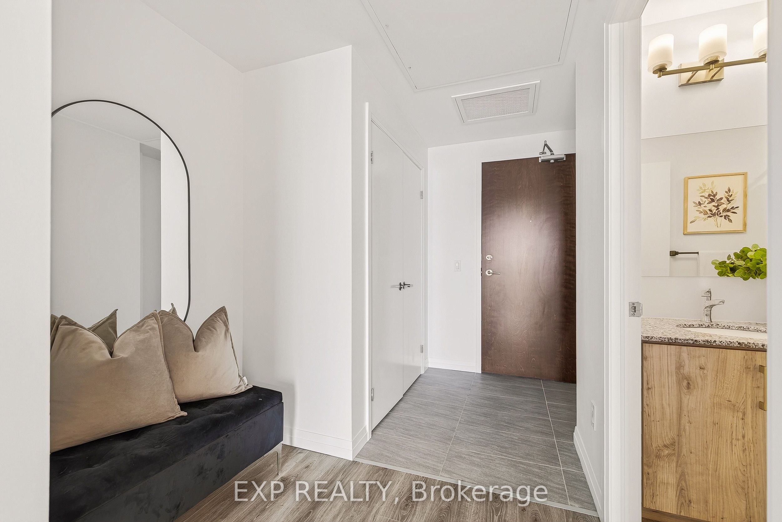 108 Garment Street 1510 Property Photo 15
