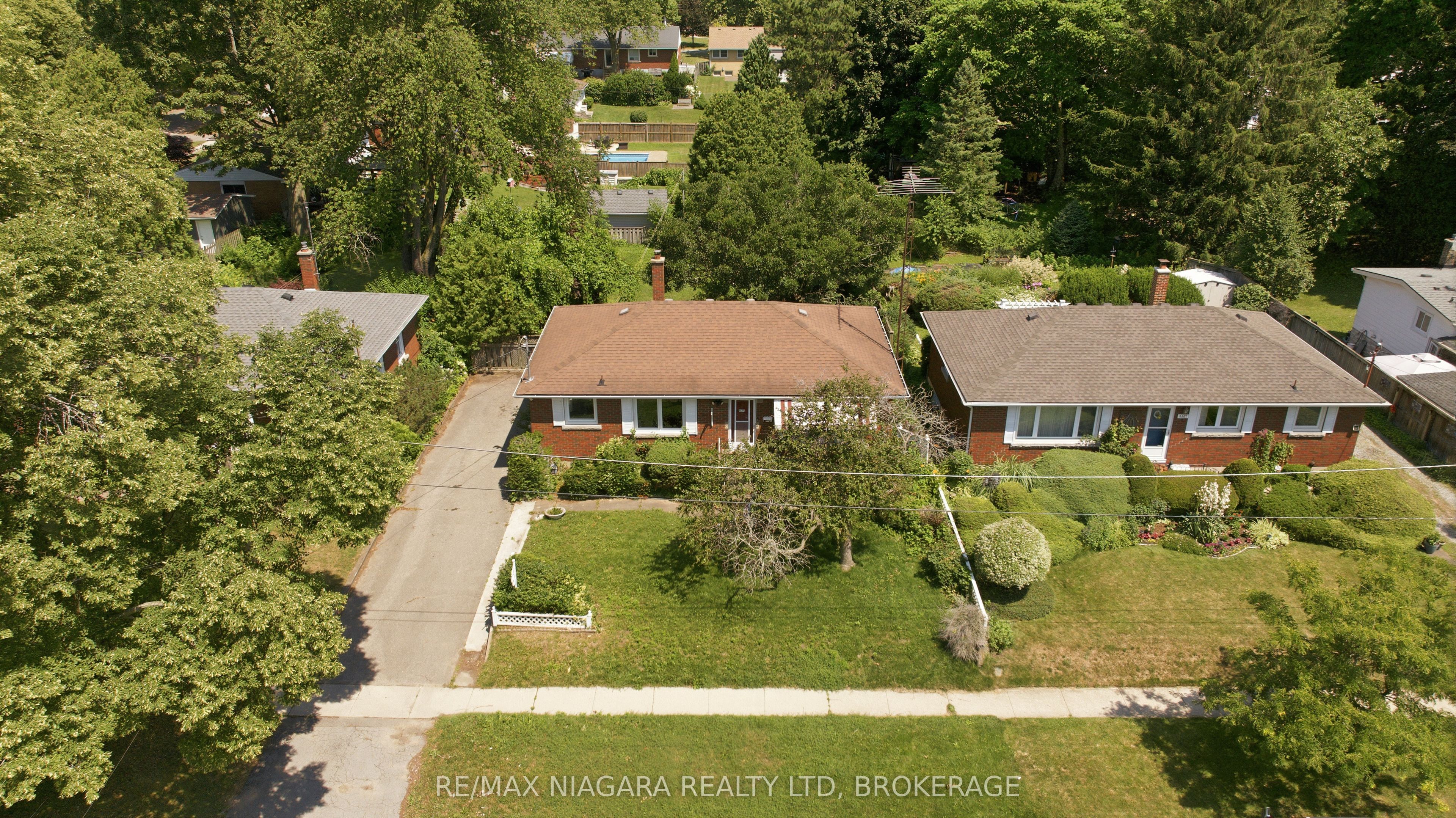 6479 Brock Street Property Photo 3