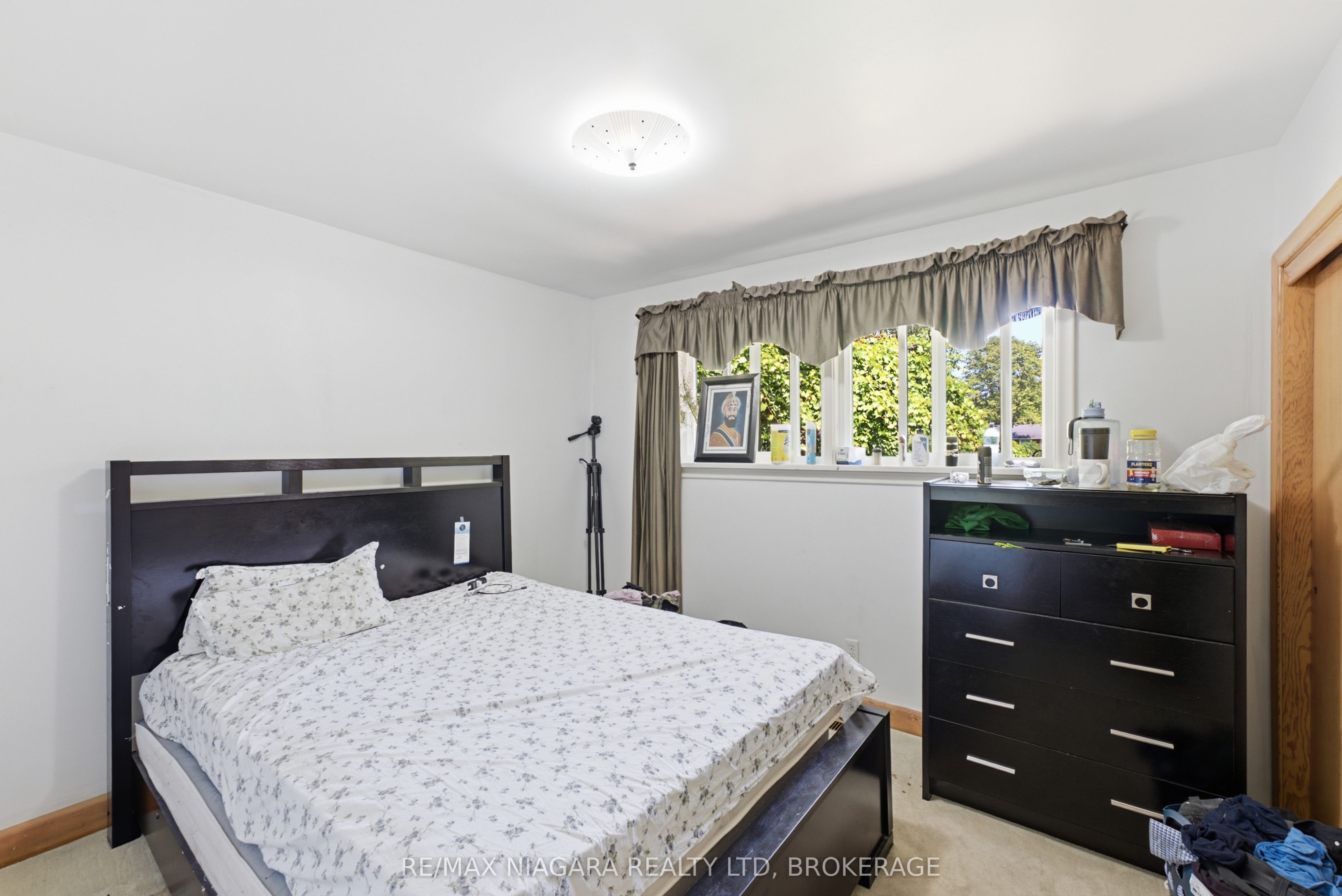 6479 Brock Street Property Photo 16