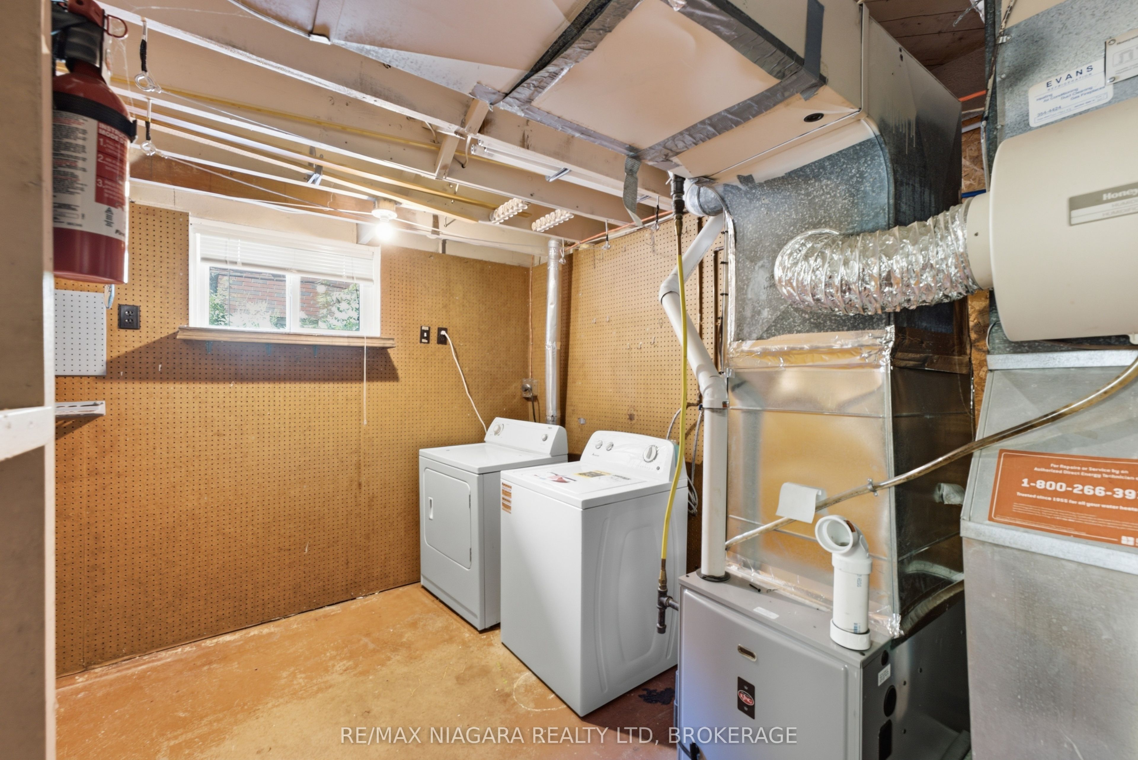 6479 Brock Street Property Photo 17
