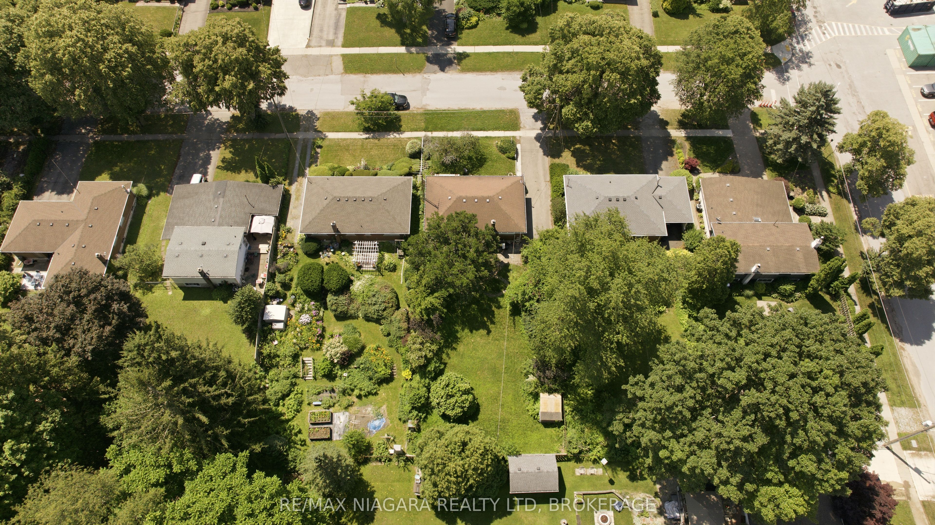 6479 Brock Street Property Photo 33