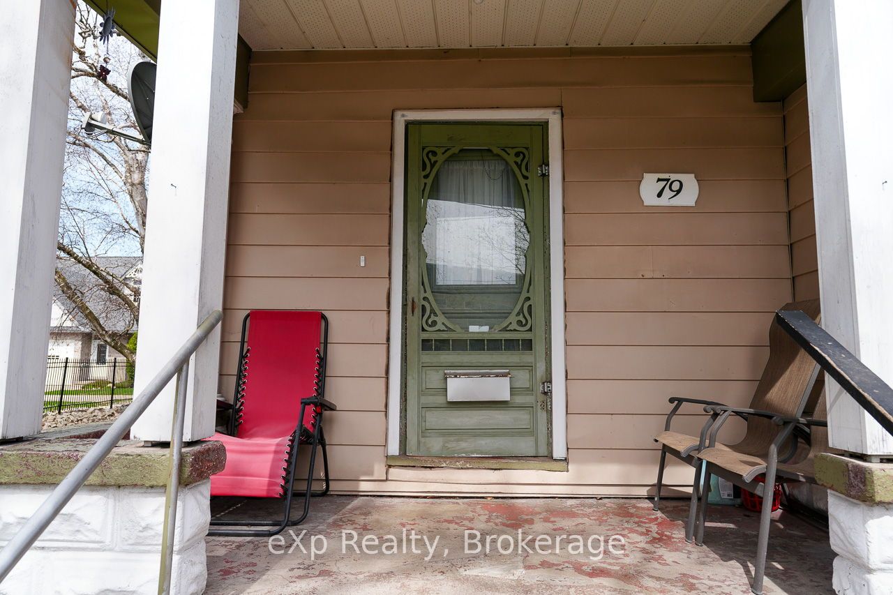 79 Albert Street S Property Photo 3