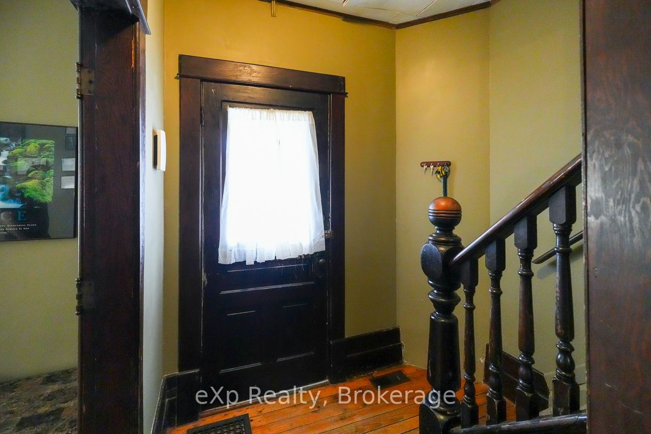 79 Albert Street S Property Photo 4