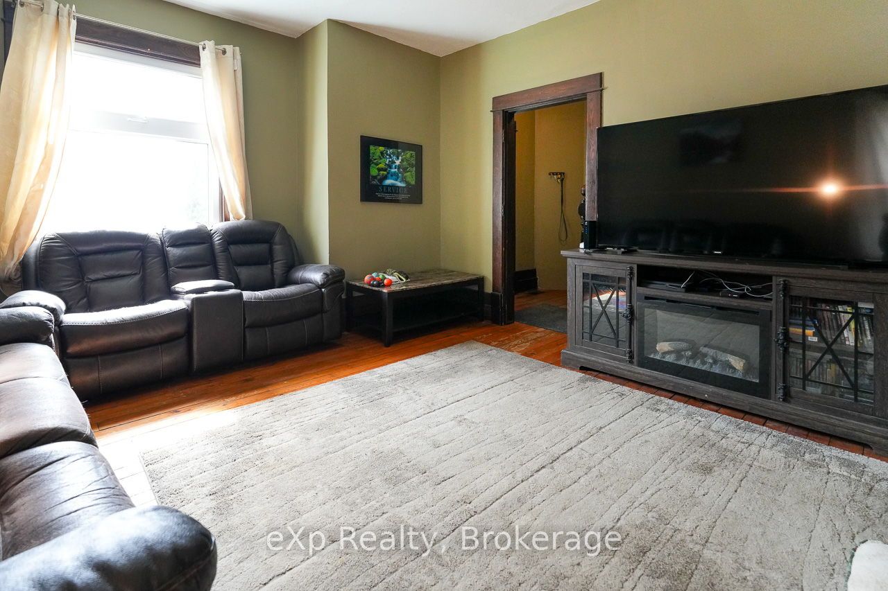 79 Albert Street S Property Photo 6