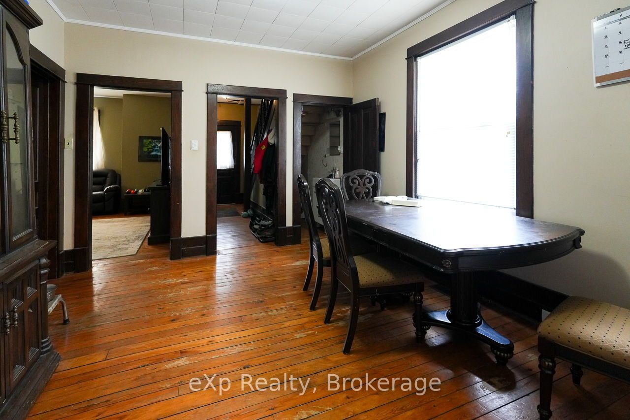 79 Albert Street S Property Photo 8