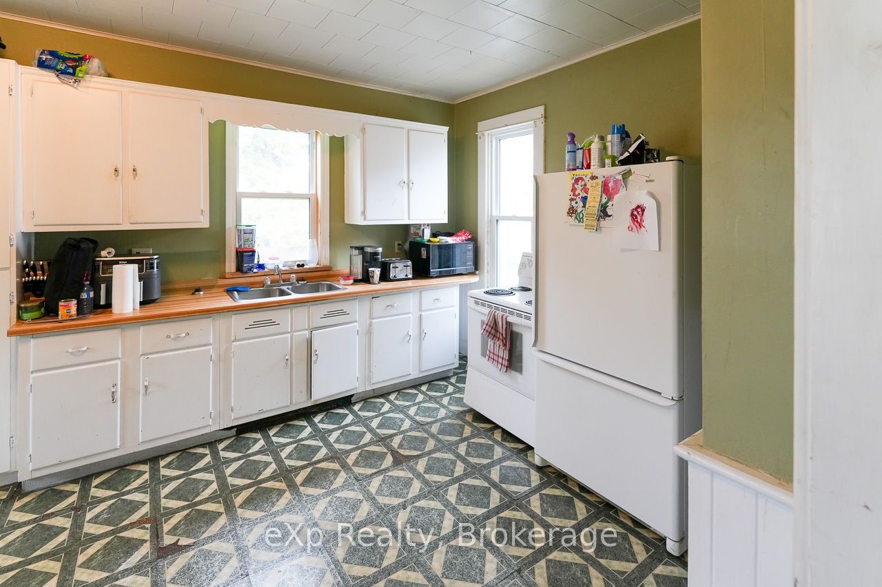 79 Albert Street S Property Photo 11