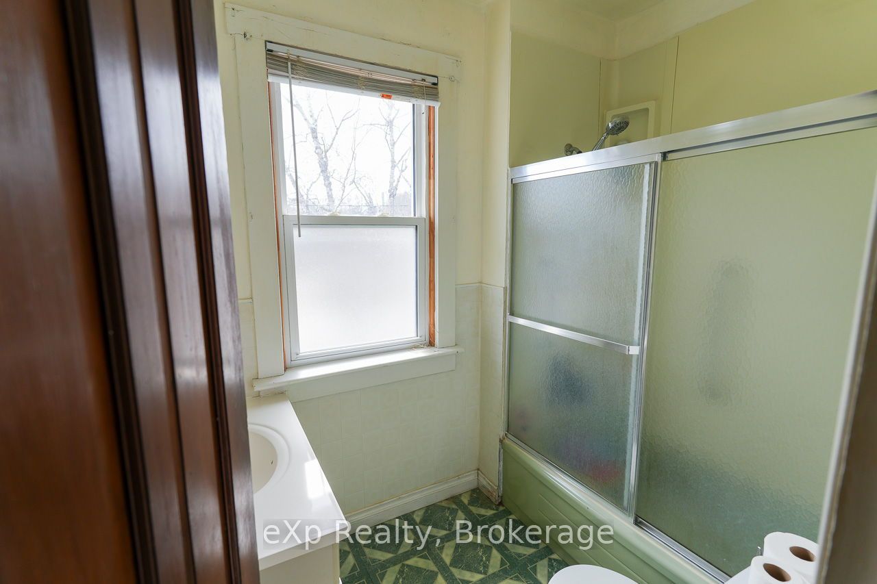 79 Albert Street S Property Photo 22