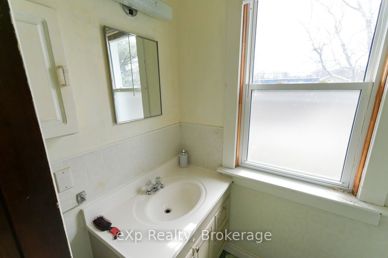 79 Albert Street S Property Photo 23