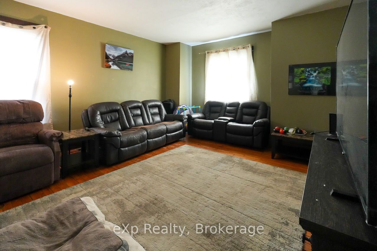 79 Albert Street S Property Photo 7