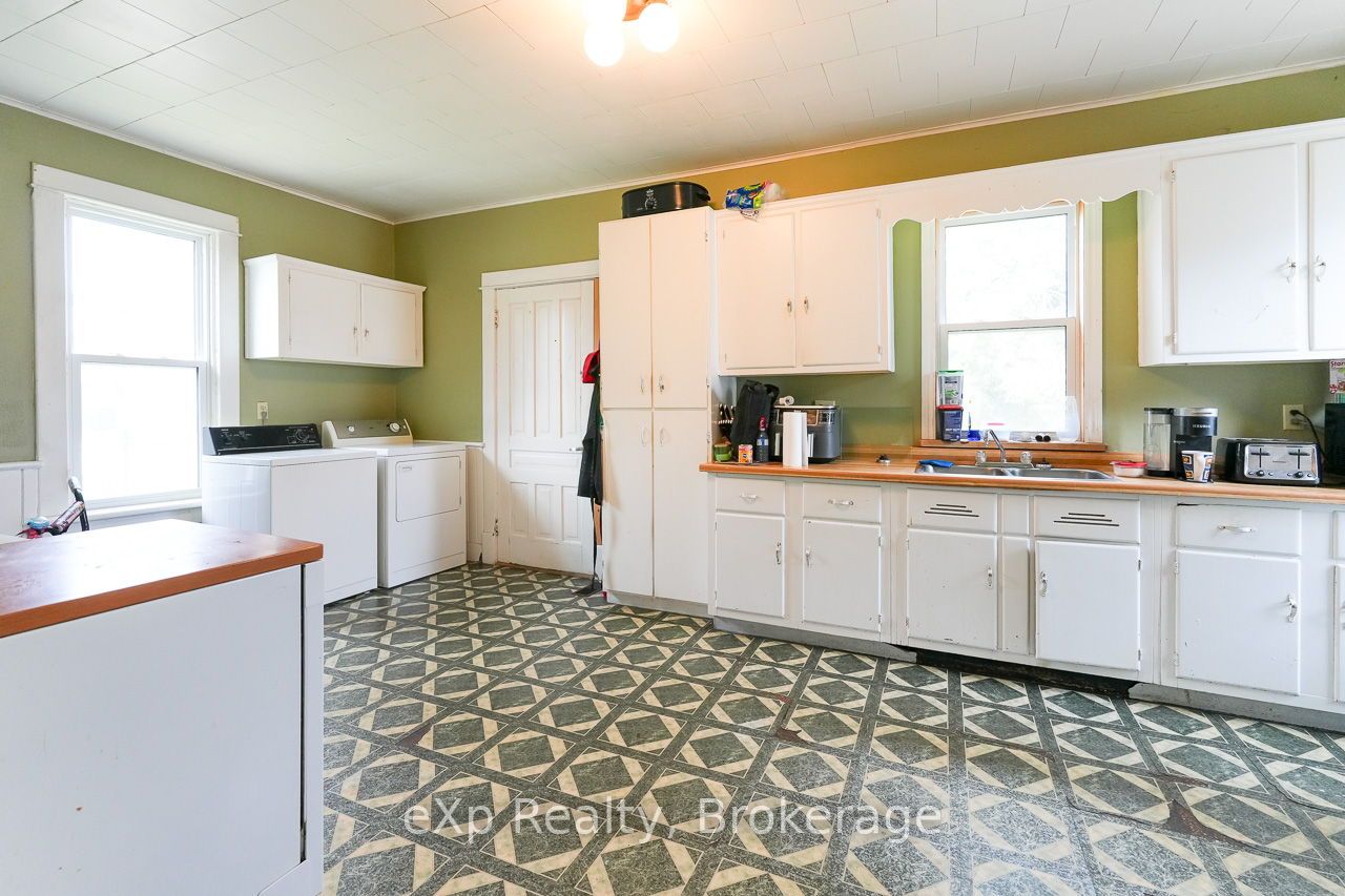 79 Albert Street S Property Photo 10