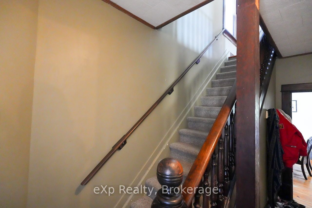 79 Albert Street S Property Photo 14