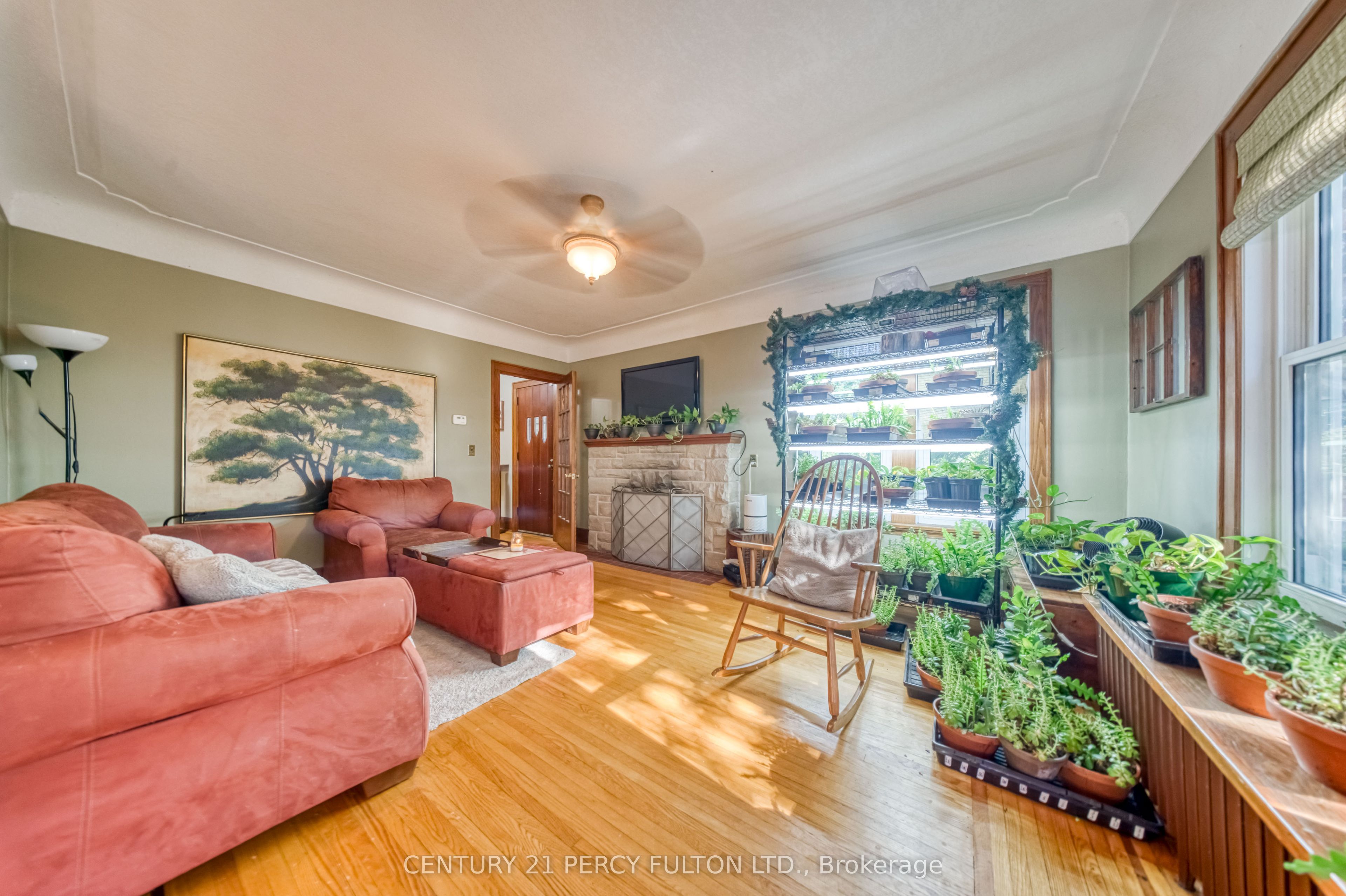 1853 Governors Road Property Photo 6