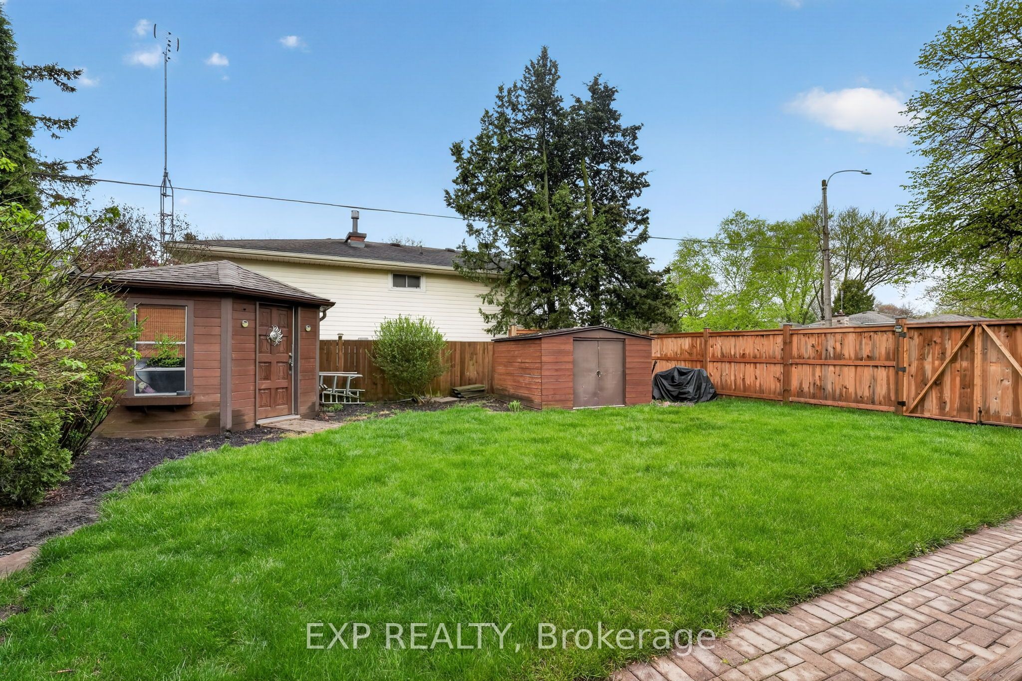 3510 Yale Crescent Property Photo 45