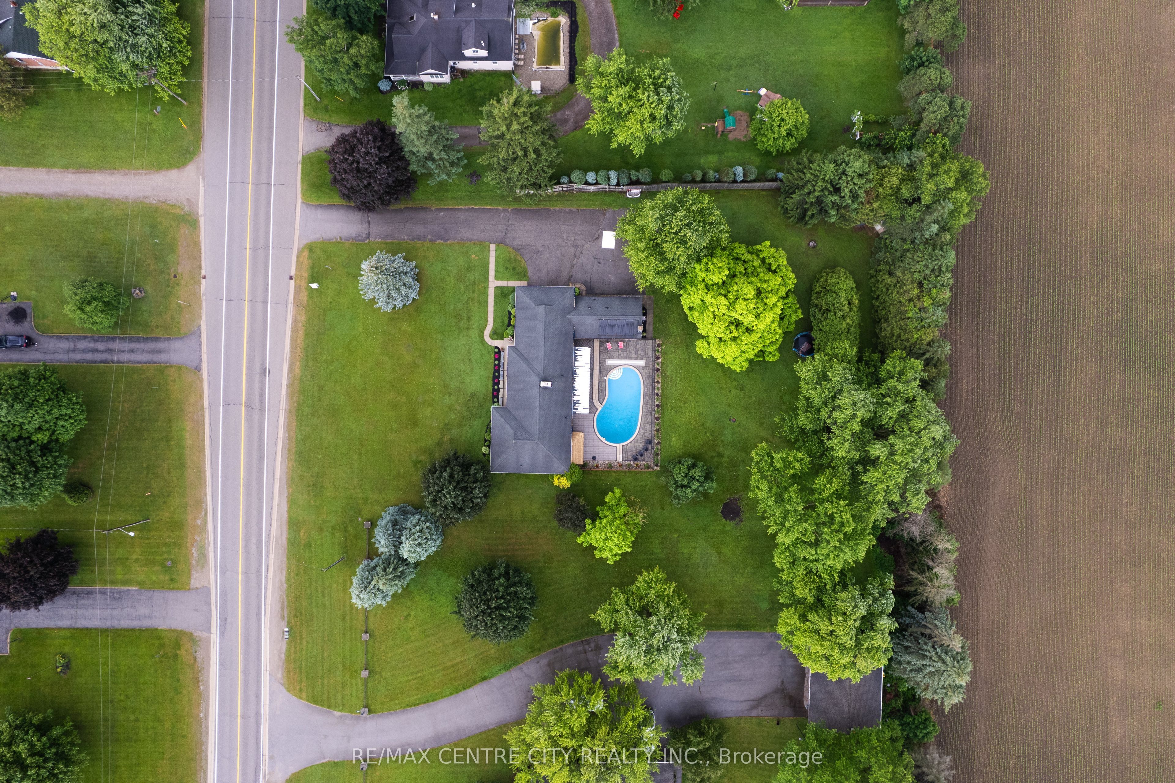 196873 19th Line Property Photo 3