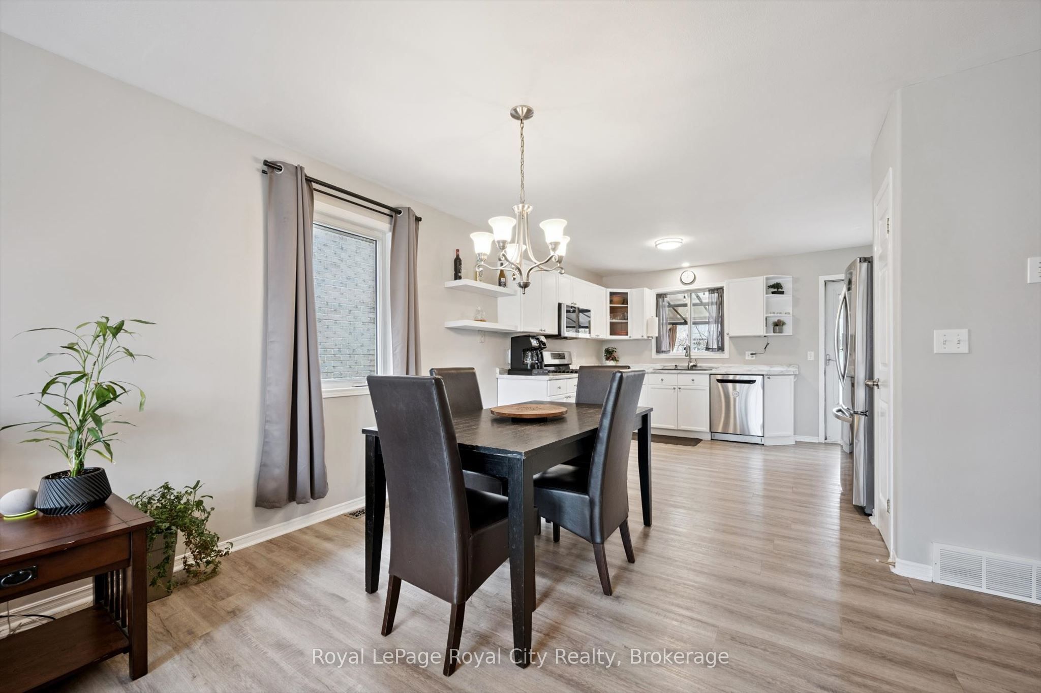 119 Meadowridge Drive Property Photo 3
