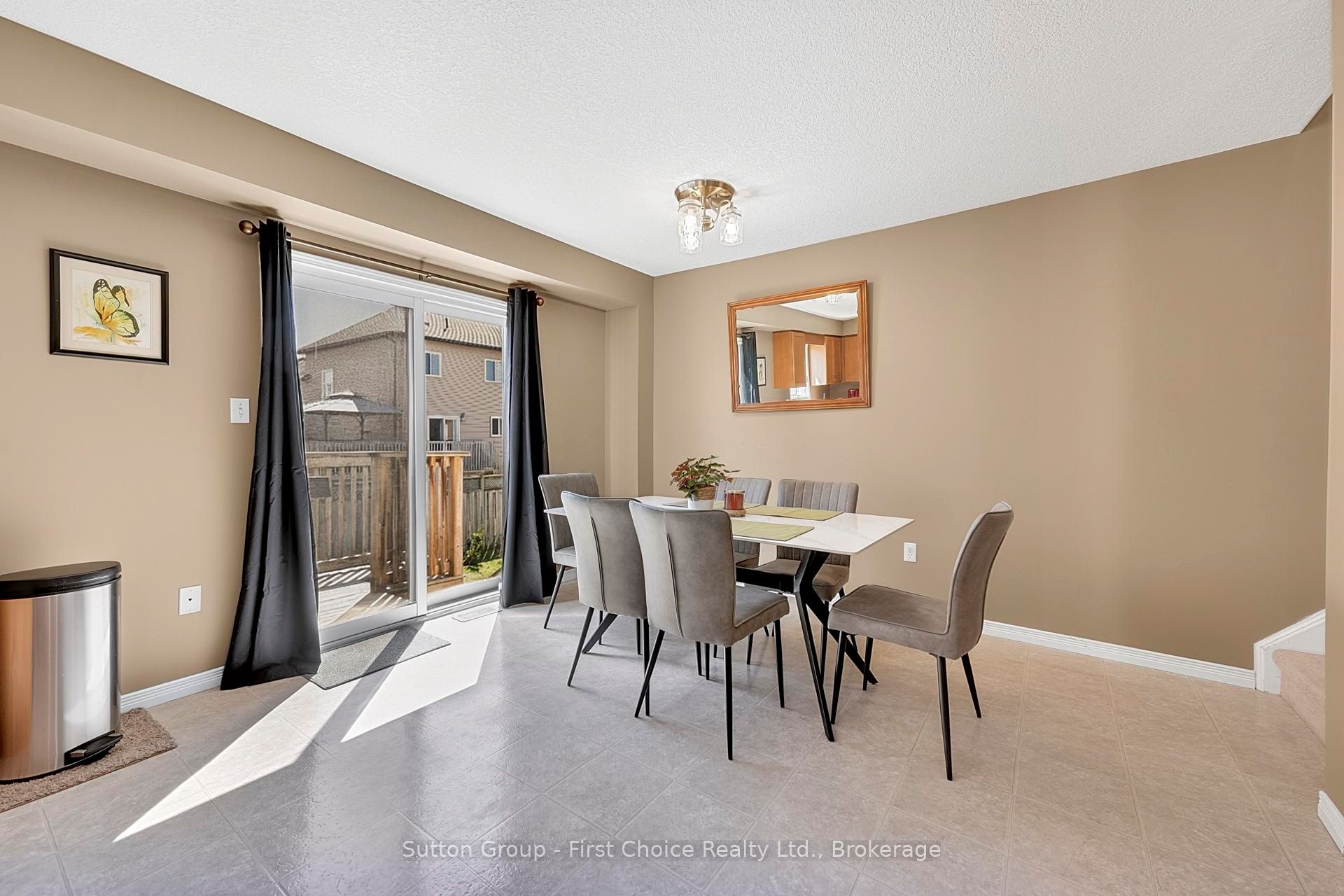 670 Reid Crescent Property Photo 16