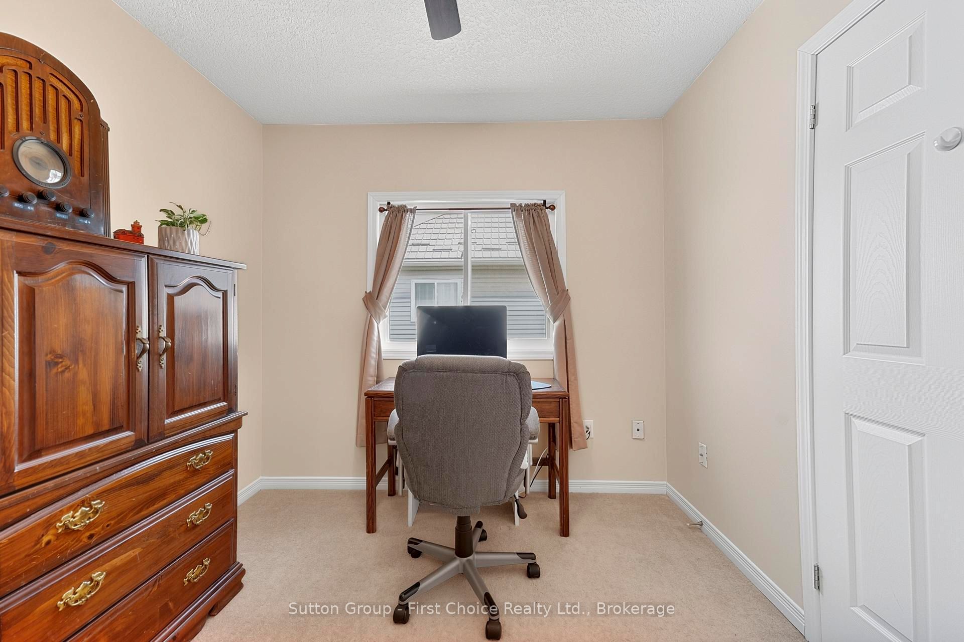 670 Reid Crescent Property Photo 27