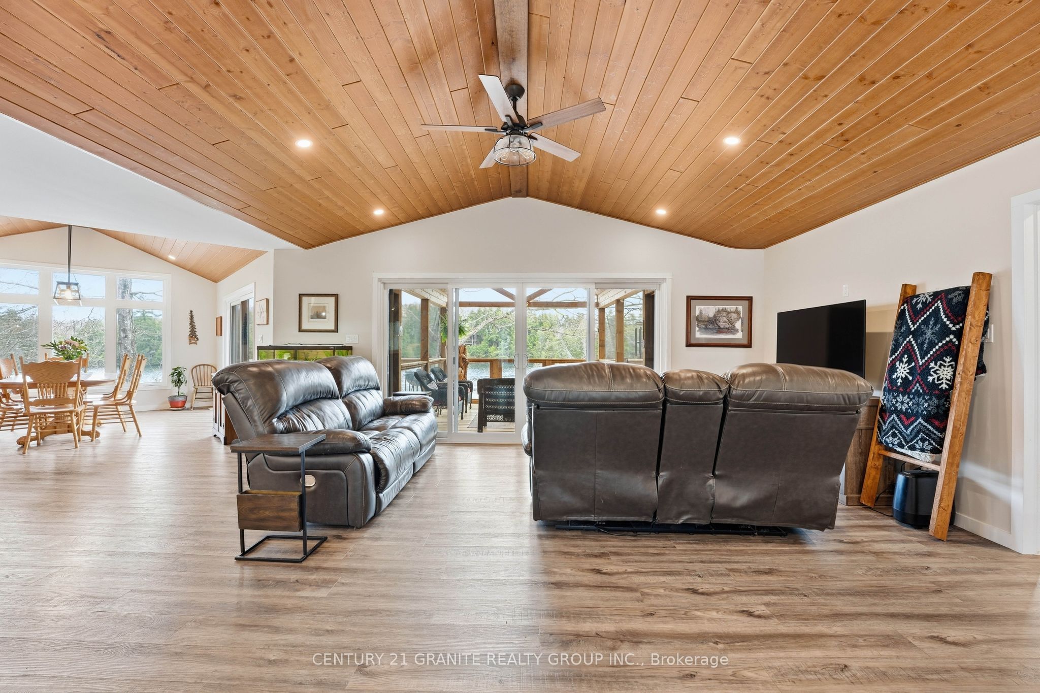 1407 Abrams Road W Property Photo 4
