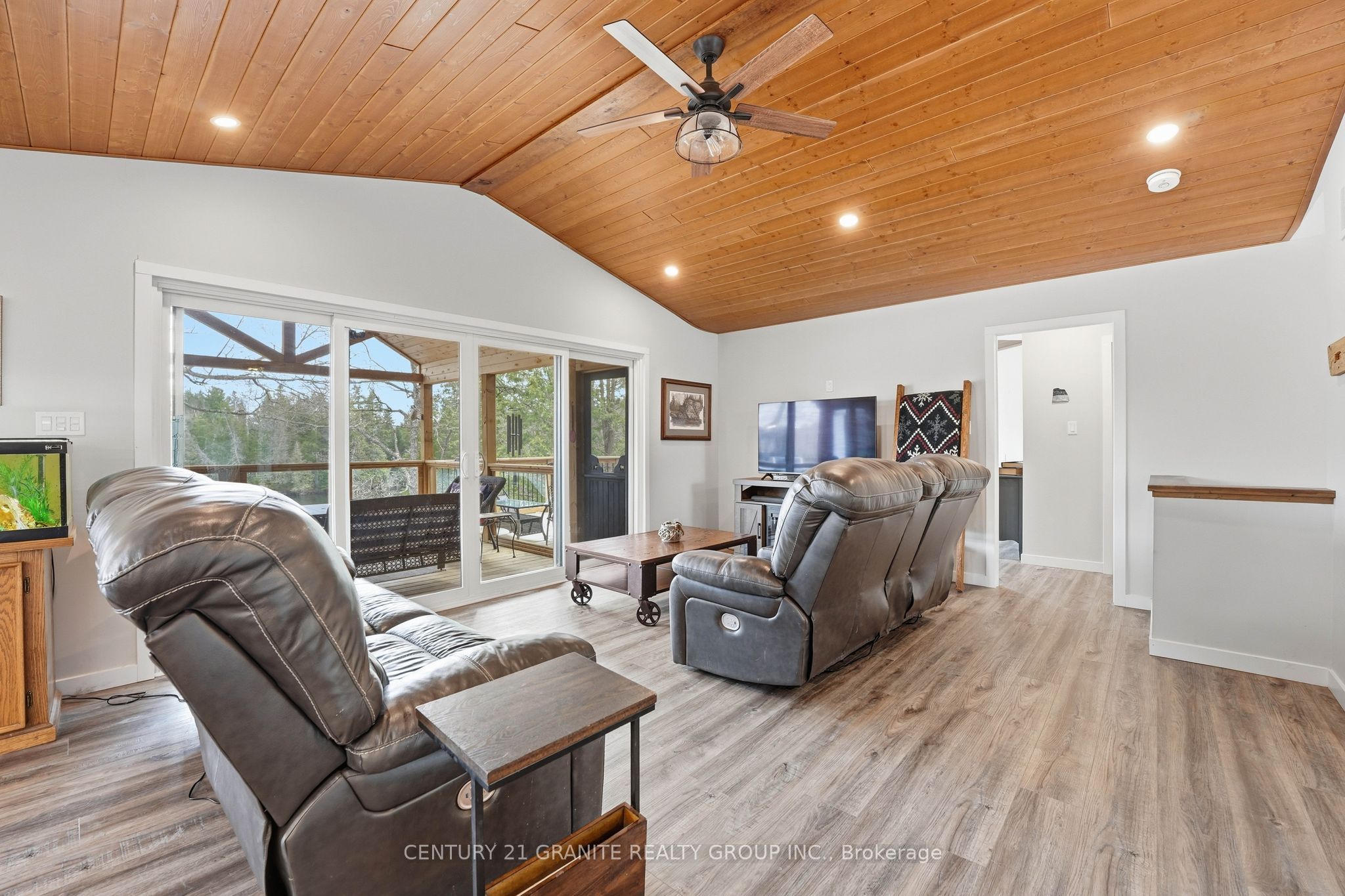 1407 Abrams Road W Property Photo 5