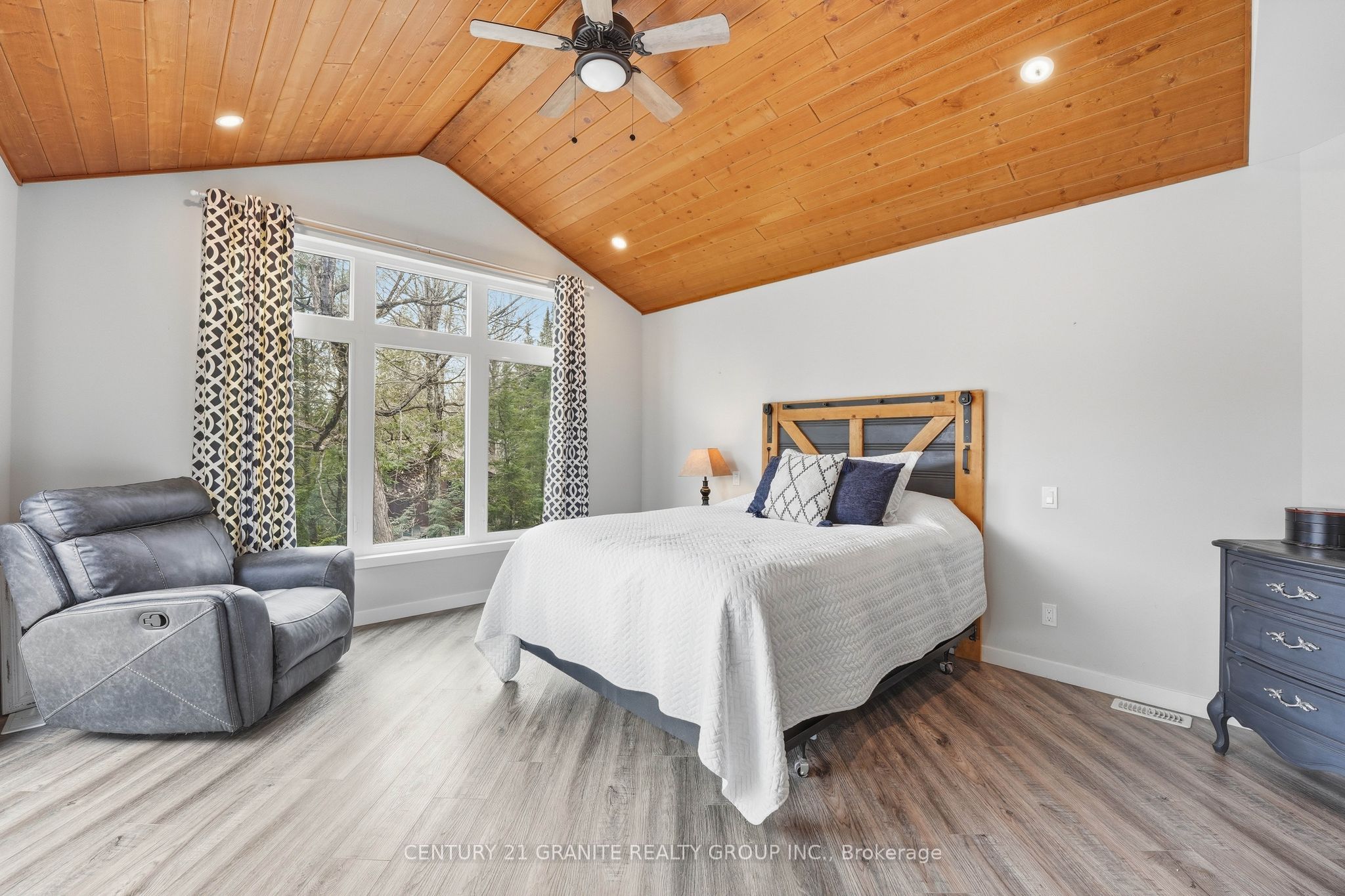 1407 Abrams Road W Property Photo 14