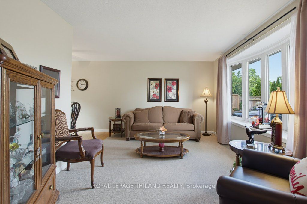 5 Warren Crescent Property Photo 4