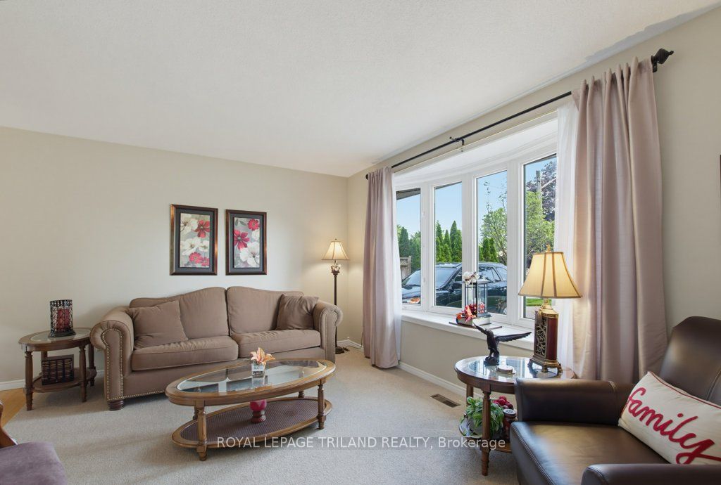 5 Warren Crescent Property Photo 5