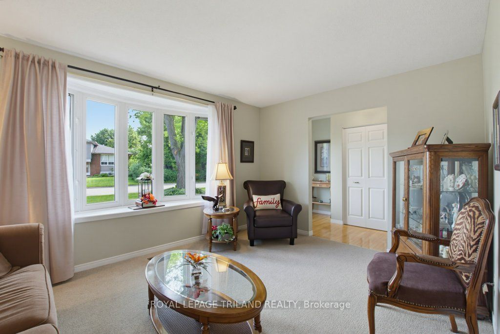 5 Warren Crescent Property Photo 6