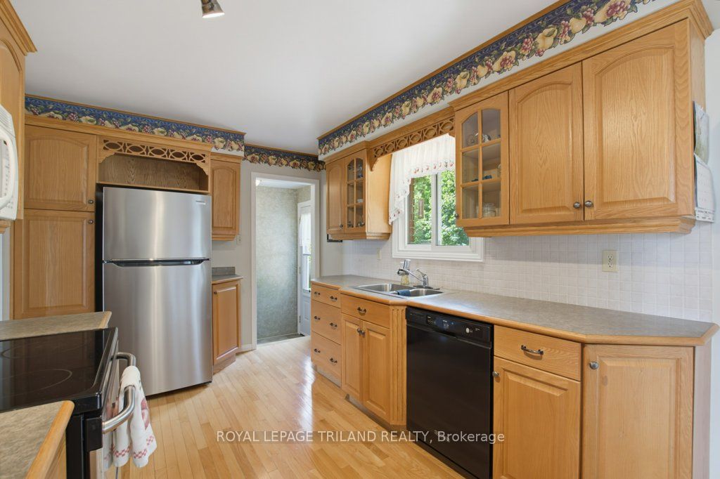 5 Warren Crescent Property Photo 11