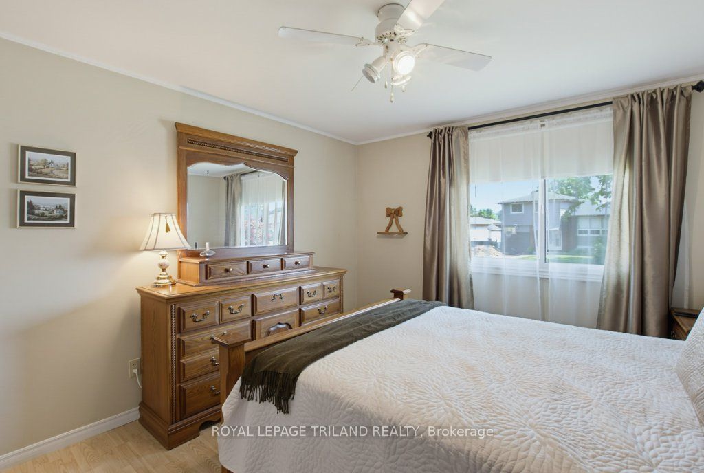 5 Warren Crescent Property Photo 17