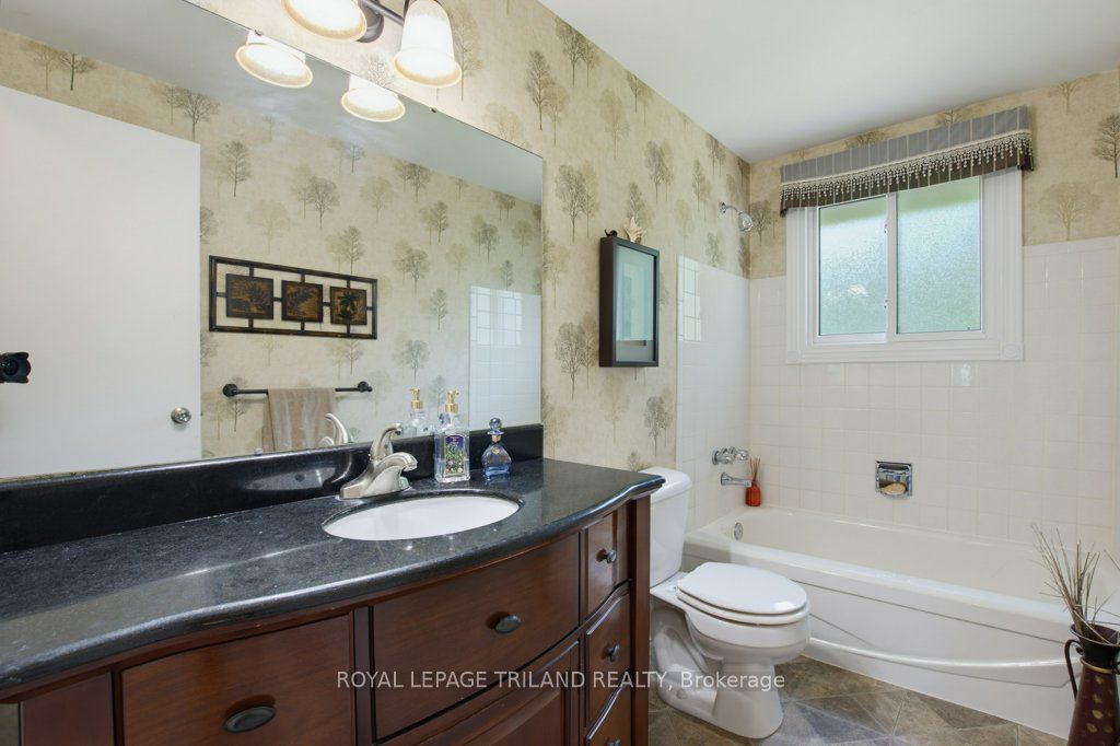 5 Warren Crescent Property Photo 20