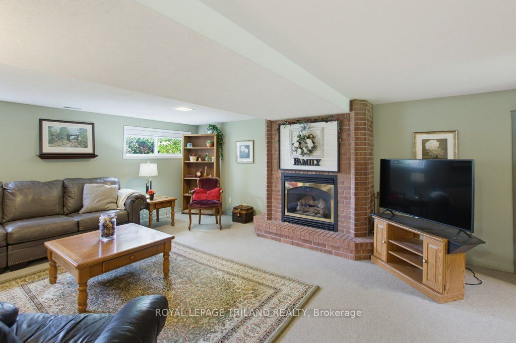 5 Warren Crescent Property Photo 27