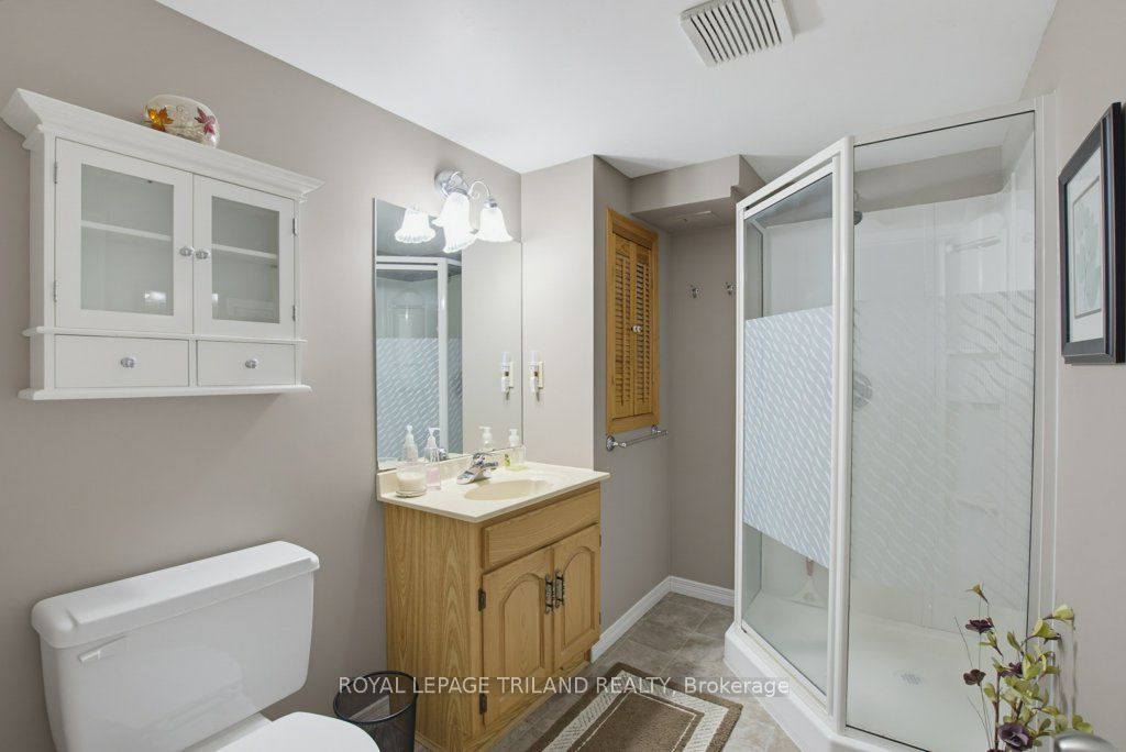 5 Warren Crescent Property Photo 32