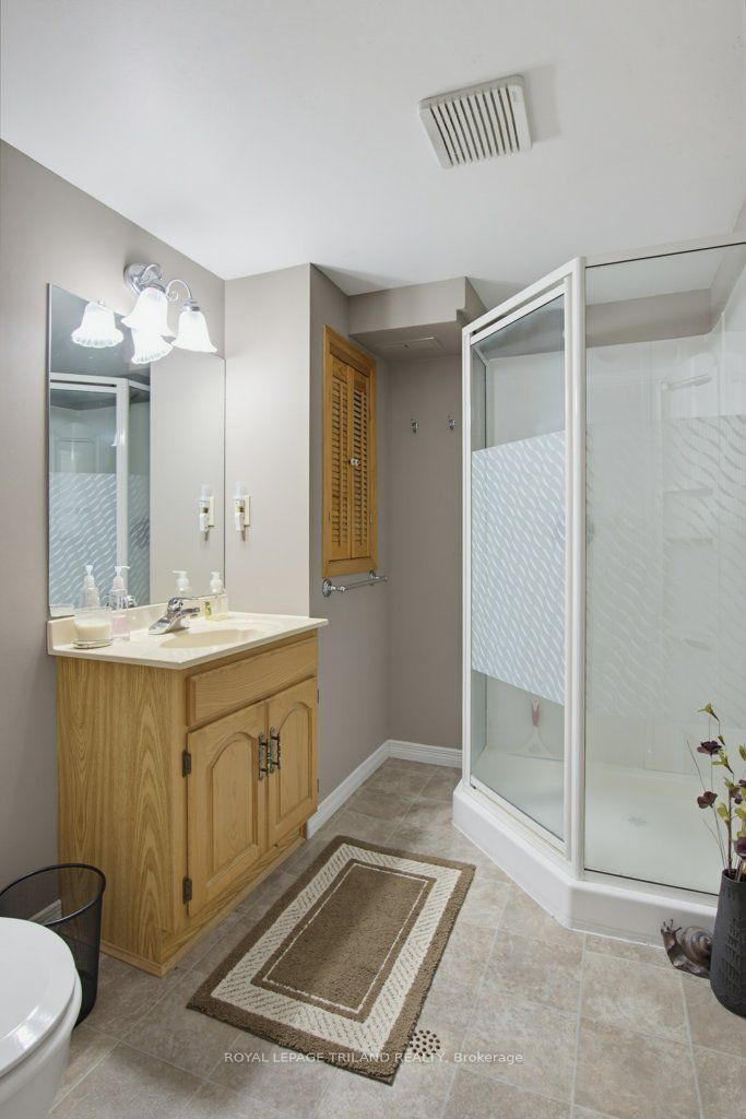 5 Warren Crescent Property Photo 33