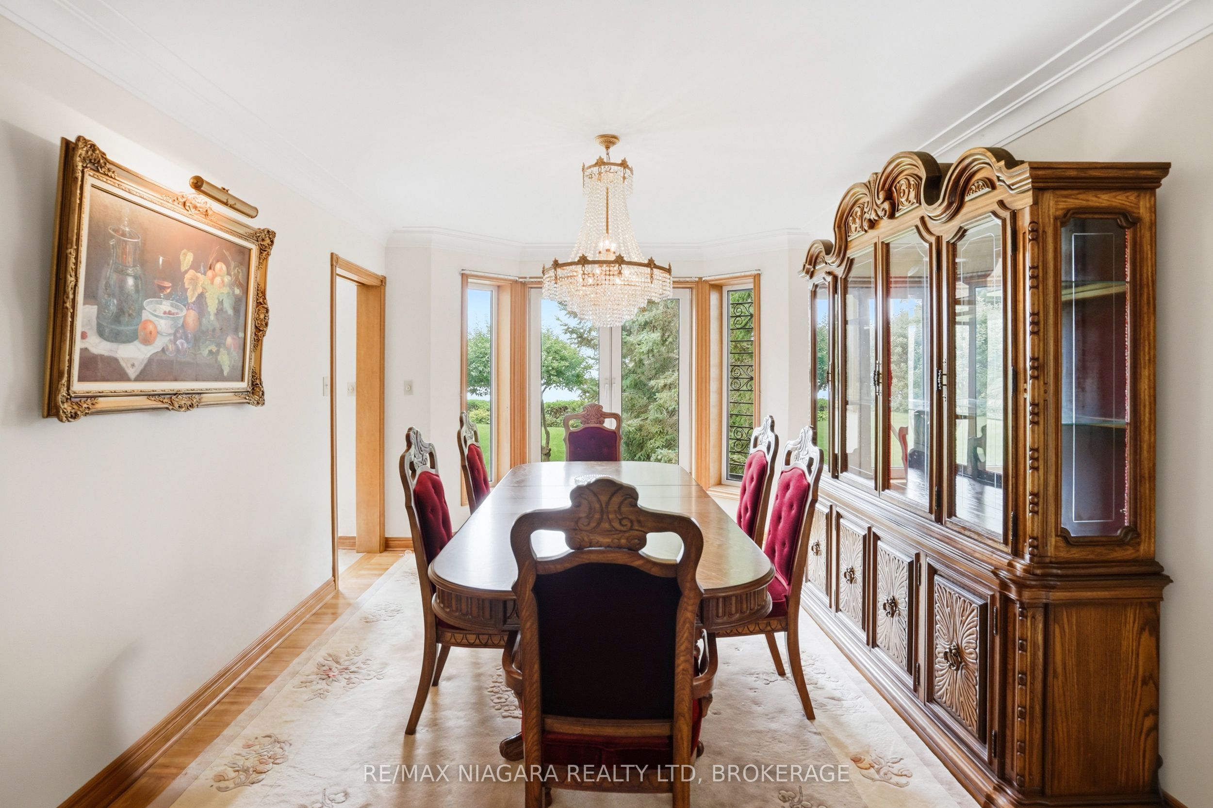 599 Lakeshore Road E Property Photo 16