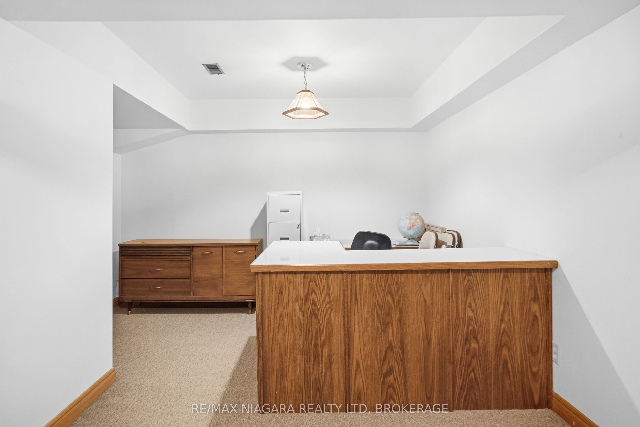 599 Lakeshore Road E Property Photo 24