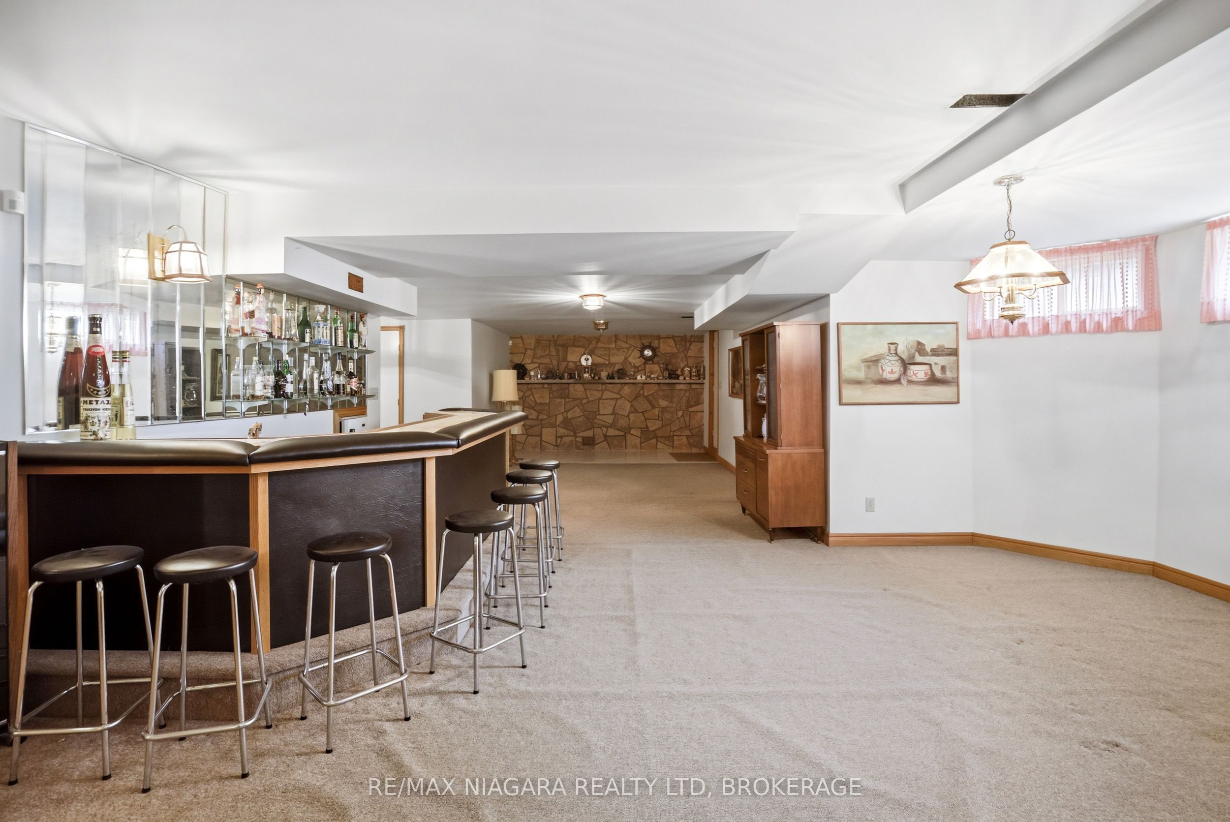 599 Lakeshore Road E Property Photo 27