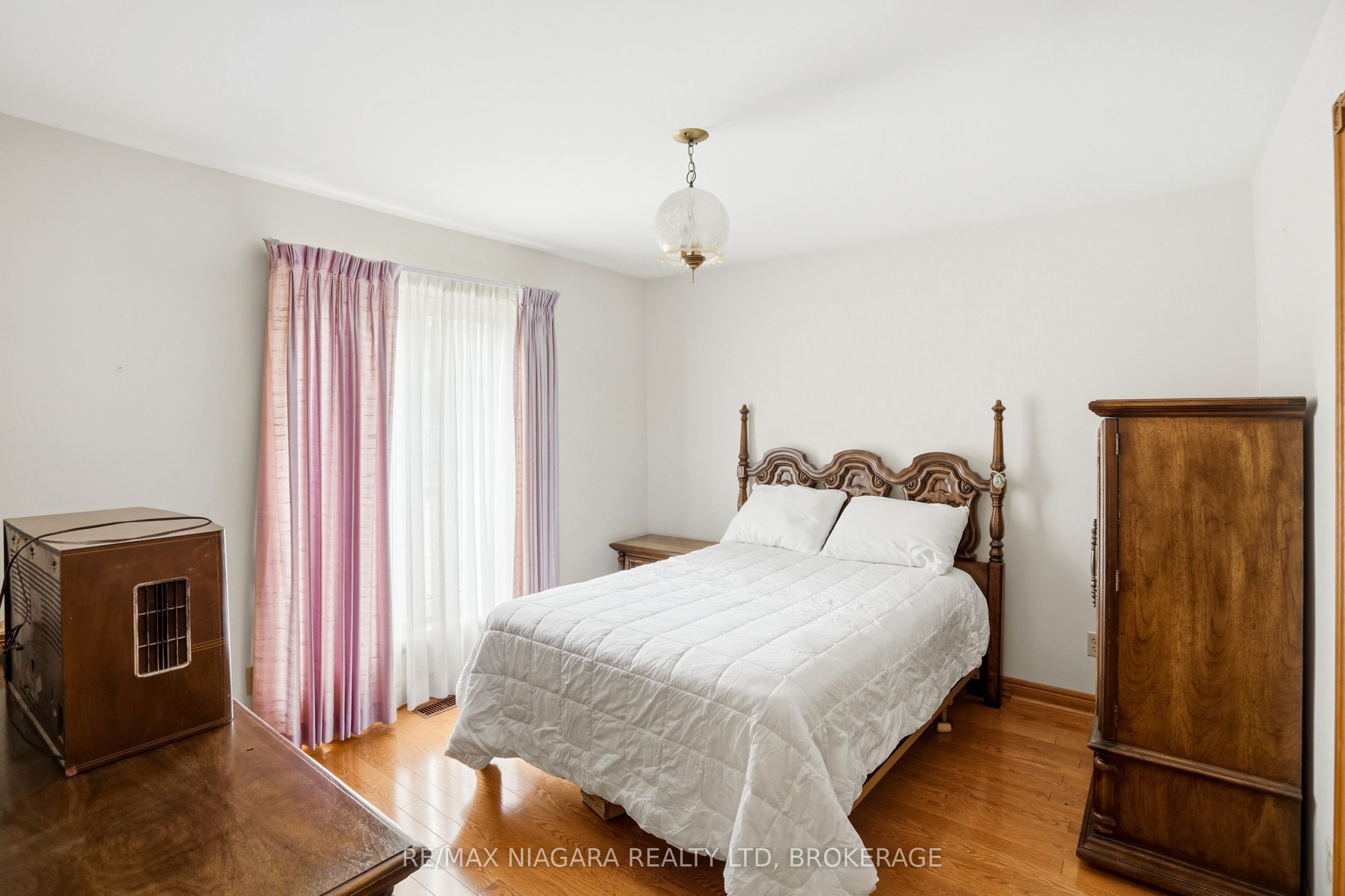 599 Lakeshore Road E Property Photo 31