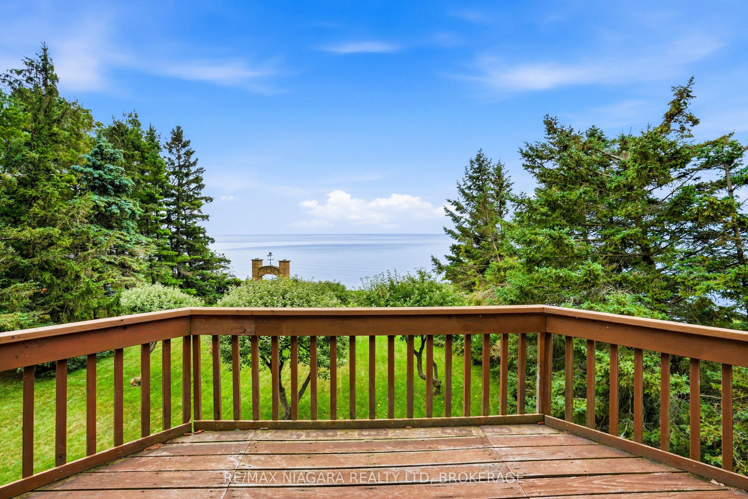 599 Lakeshore Road E Property Photo 33