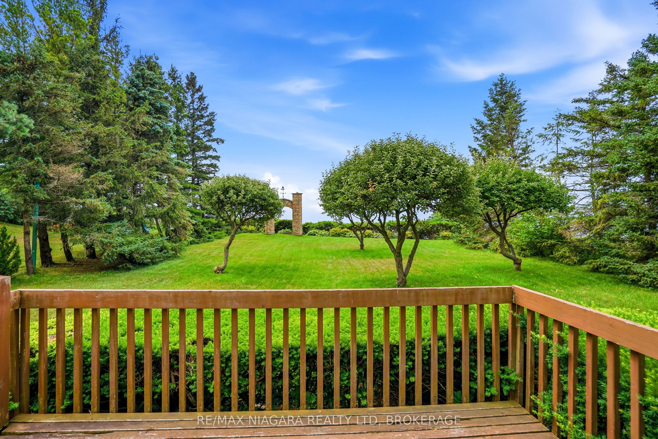 599 Lakeshore Road E Property Photo 41