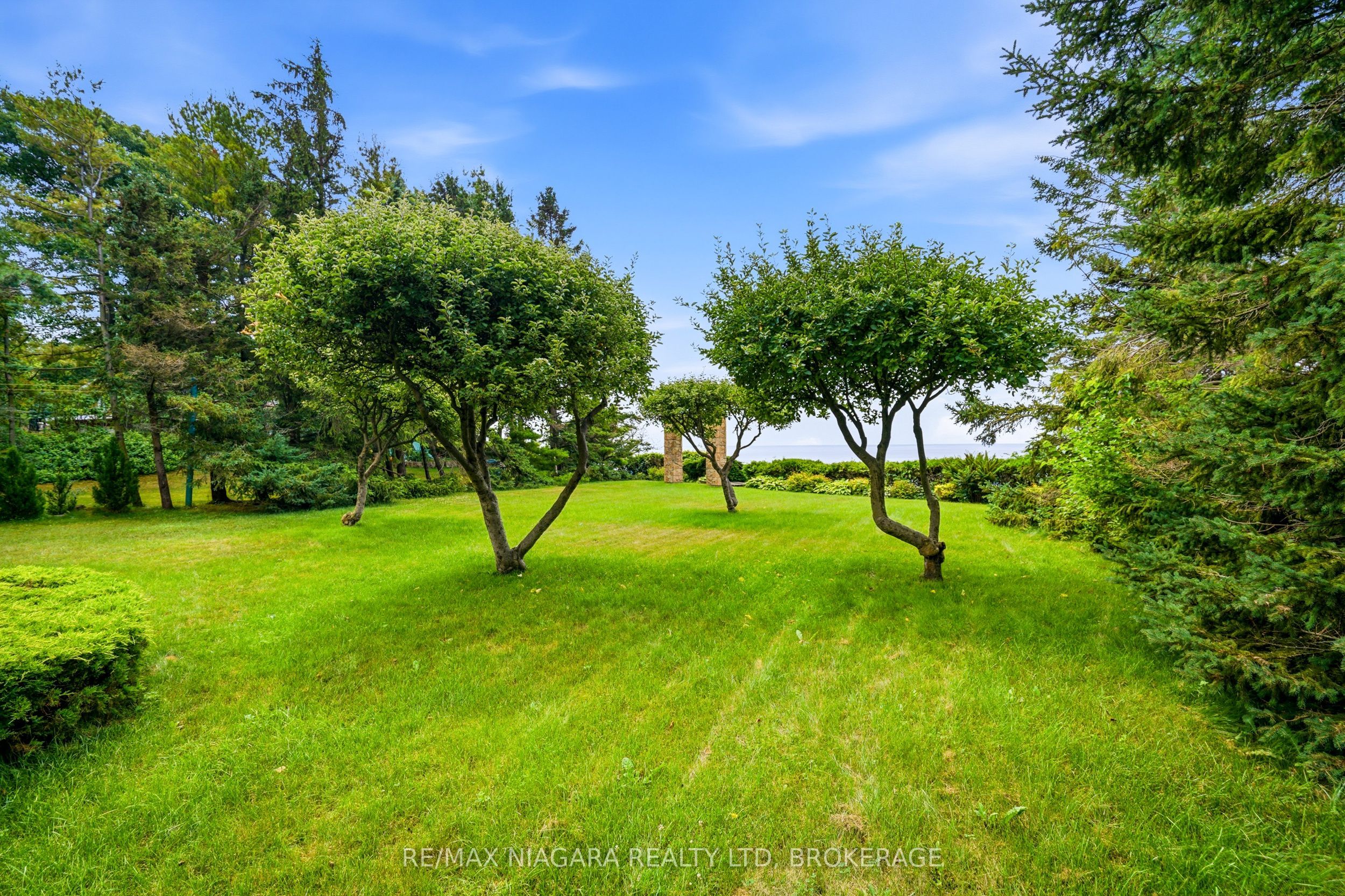 599 Lakeshore Road E Property Photo 42