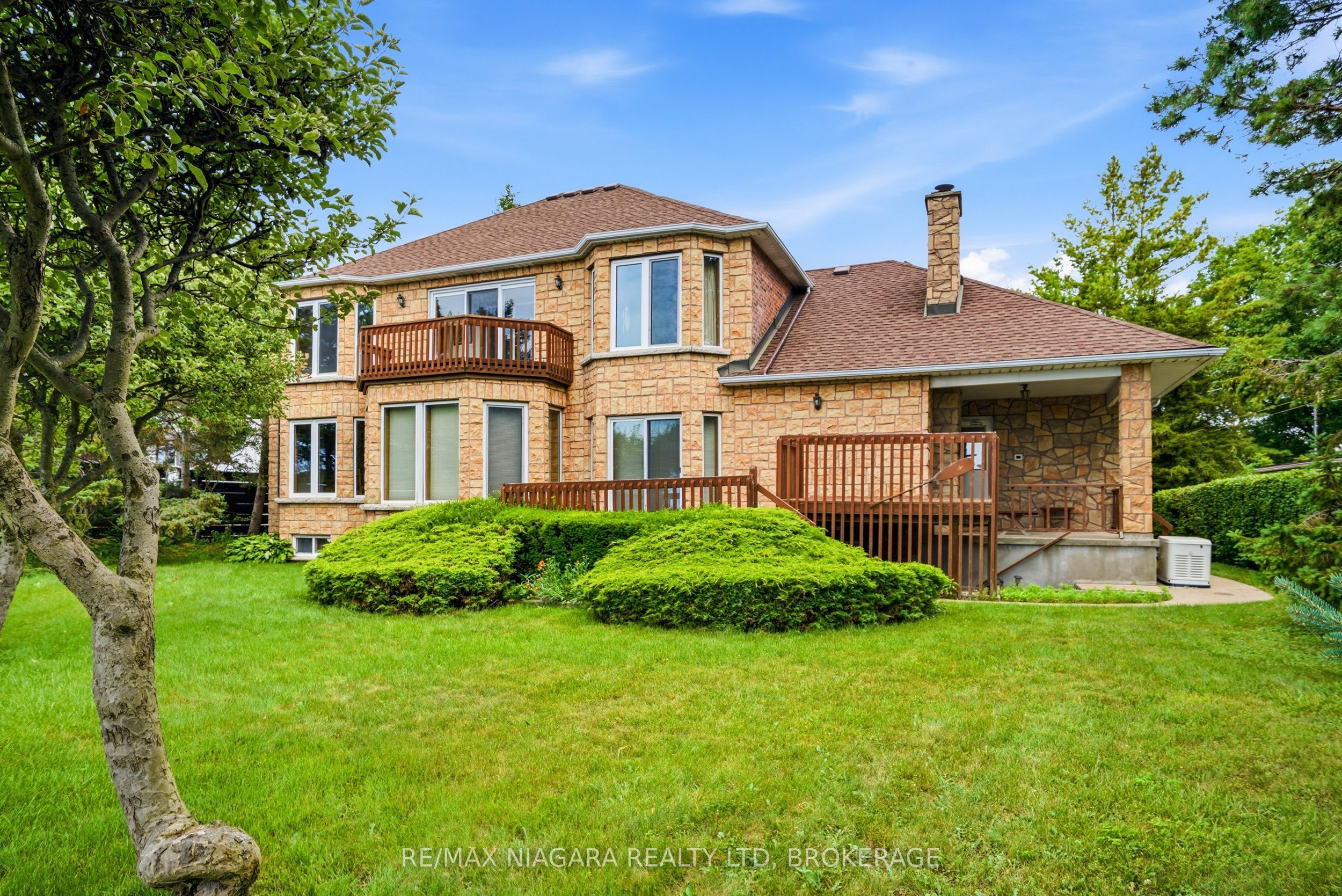 599 Lakeshore Road E Property Photo 44