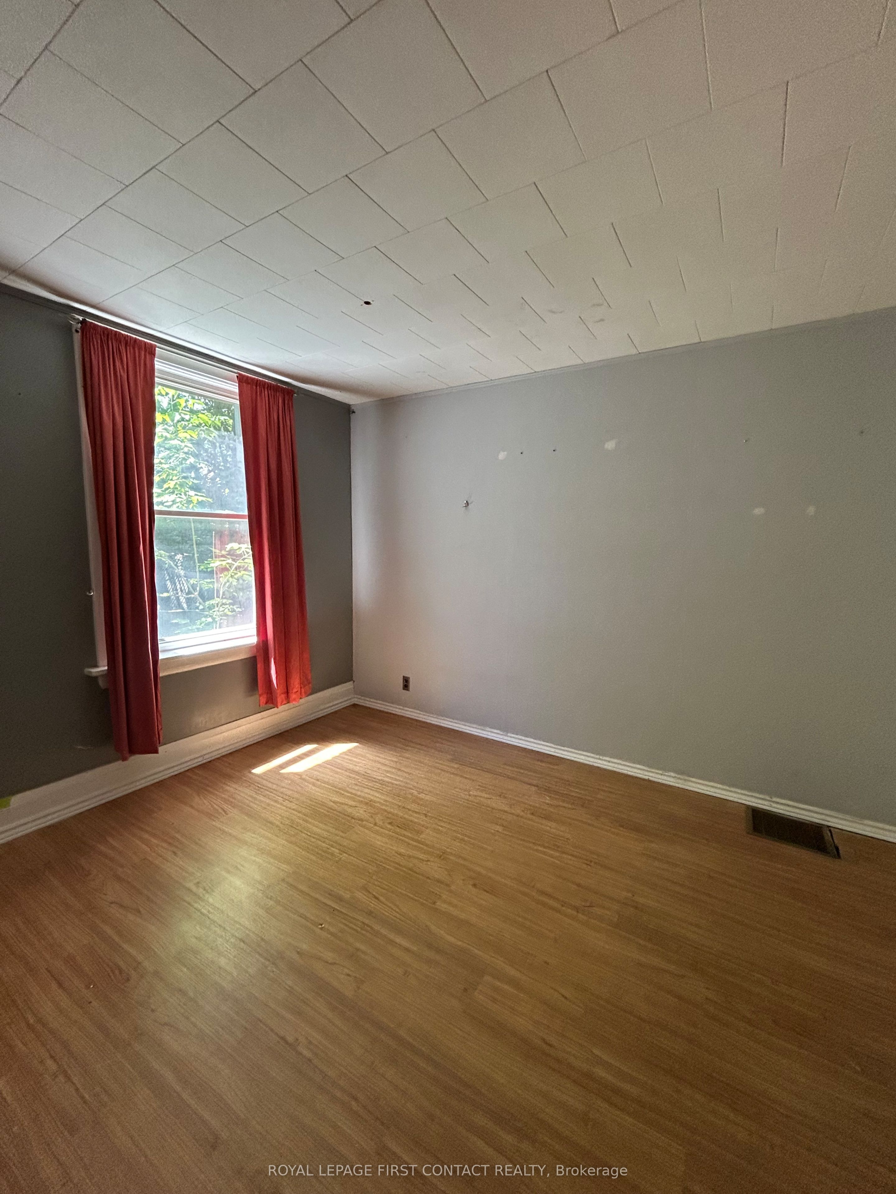 1068 1st A Avenue W Property Photo 7