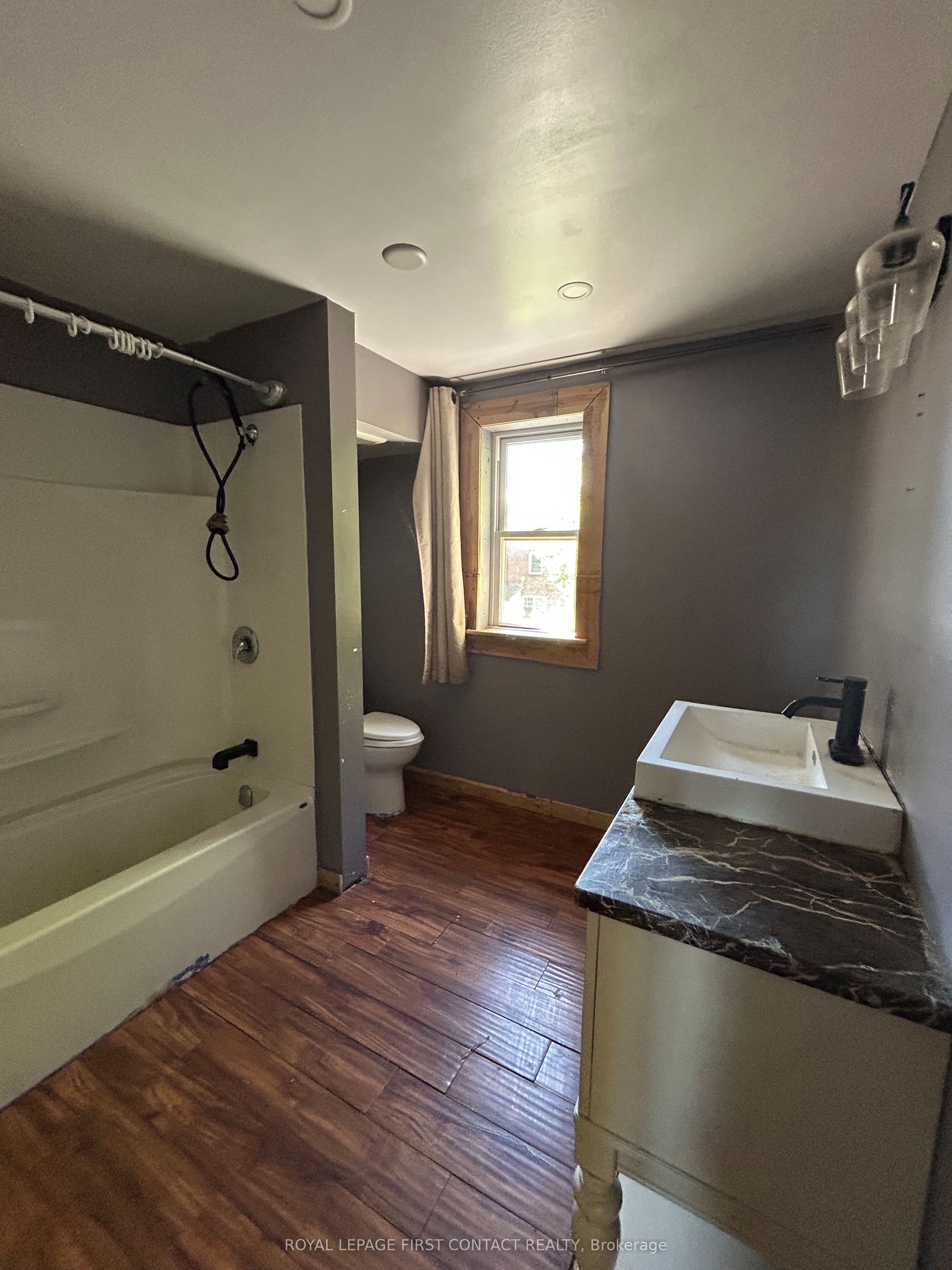 1068 1st A Avenue W Property Photo 9