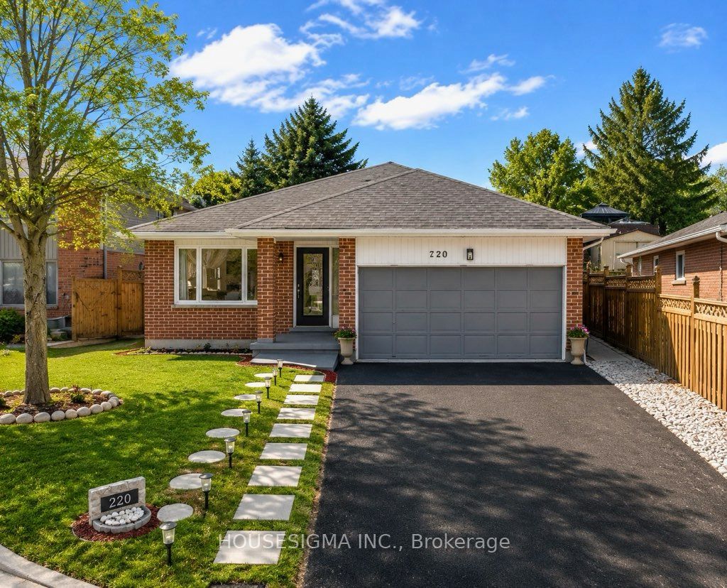 220 Killarney Grove Property Photo 1