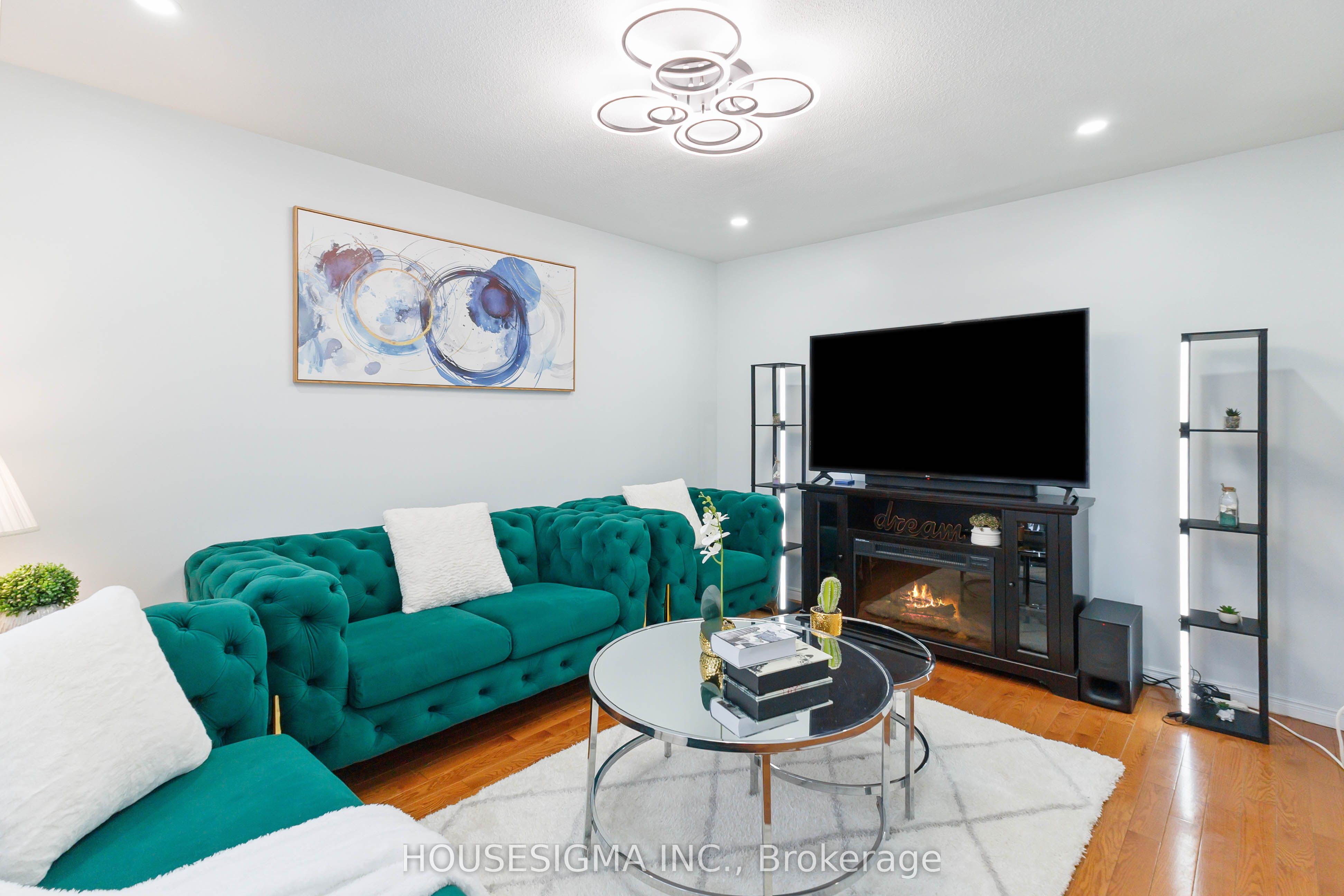 220 Killarney Grove Property Photo 4