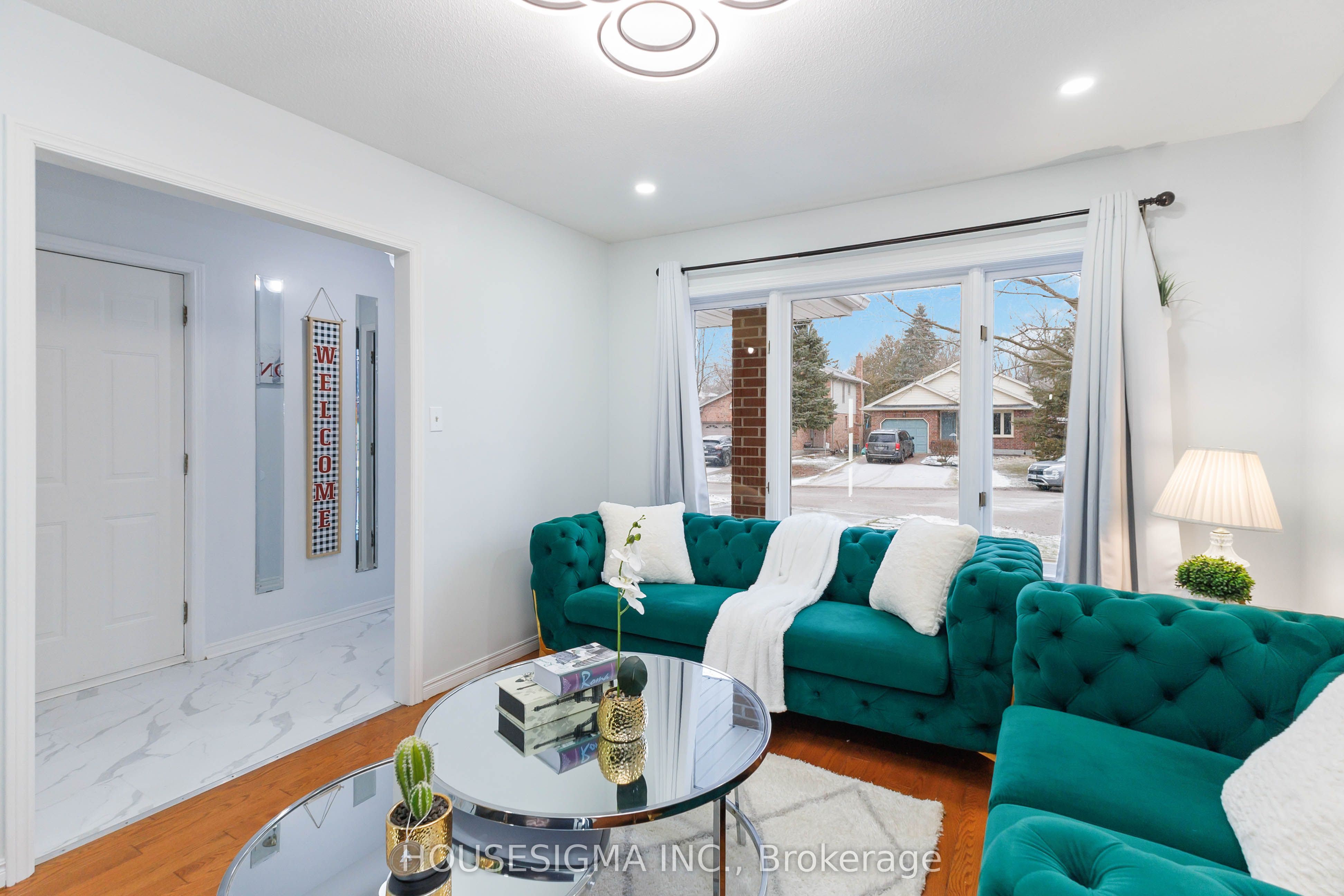 220 Killarney Grove Property Photo 6