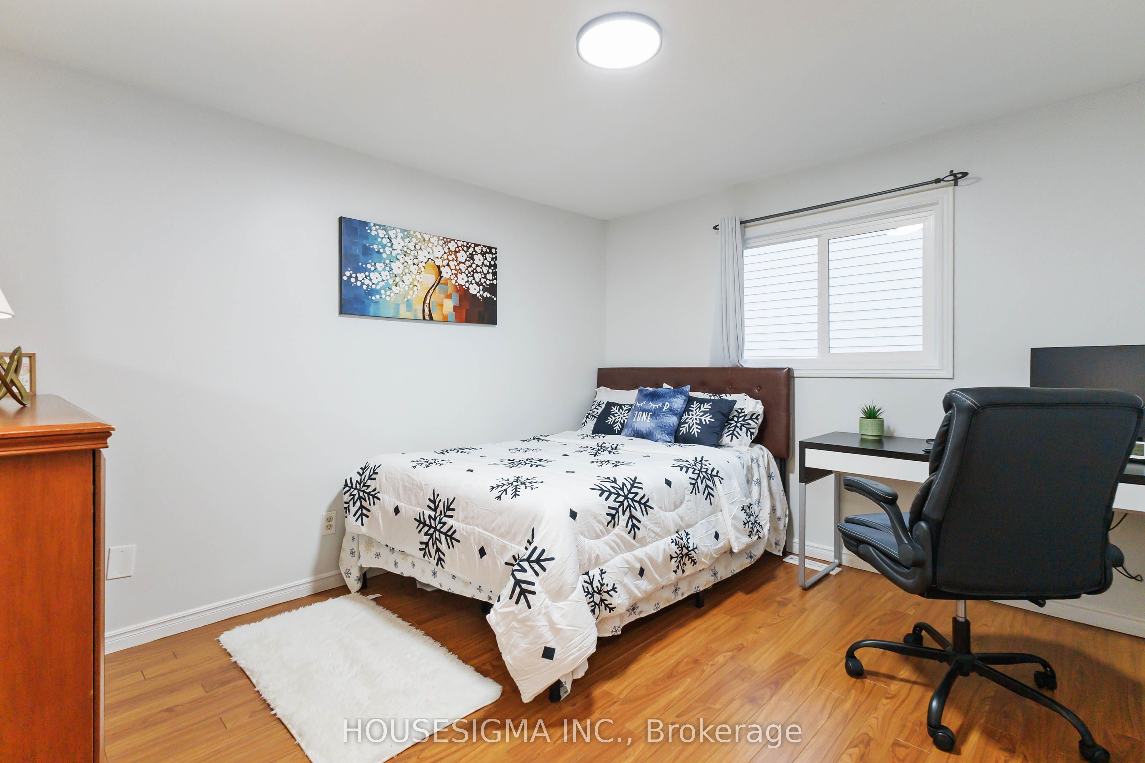 220 Killarney Grove Property Photo 17