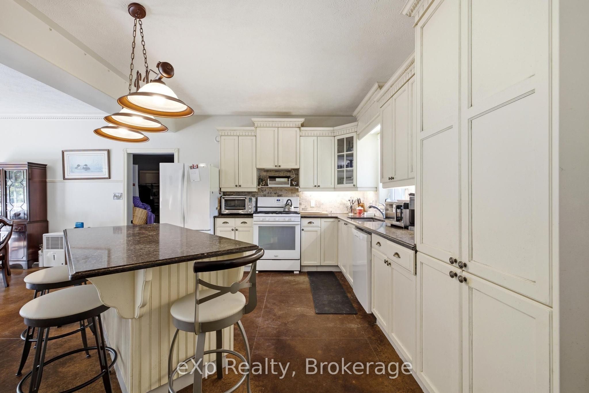 212629 Southgate 21 Side Road Property Photo 10